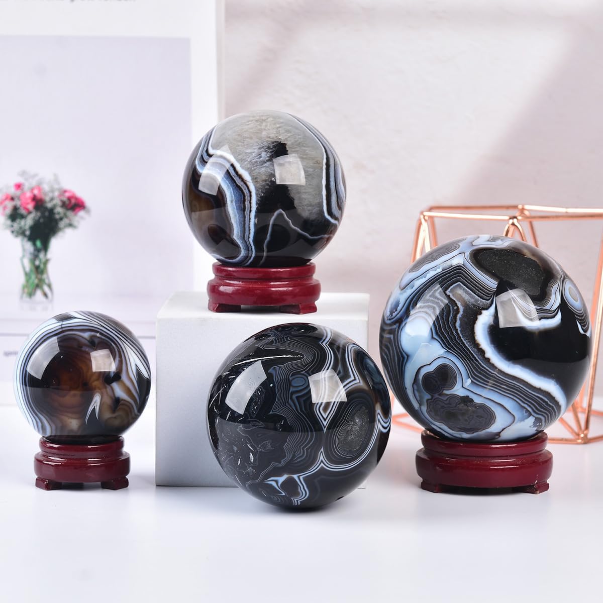 JIC Gem 3.1-3.5 inch(80-90mm) Large Black Onyx Agate Large Crystal Ball Round Healing Crystals Decorative Sphere with Wooden Stand Meditation Witchcraft Home Decor