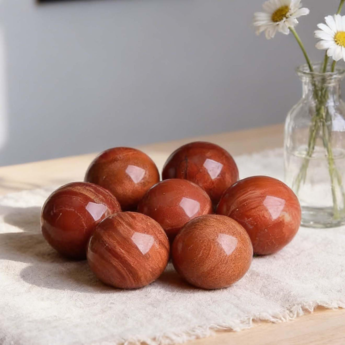 AierCrystal Natural Stone Crystal Sphere Feng Shui Home Decoration Ball Positive Energy Scrying Orb for Meditation Tool for Spiritual Space Purification Globe Diameter 4-5cm Red Jasper Sphere