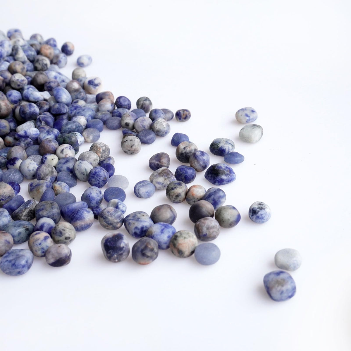 Sisamn 3Lb Natural Blue Sodalite Tumbled Stones - Bulk Polished Crystals for Home Decor, Terrarium Accents, Meditation Spaces, Feng Shui & Decorative Crafts