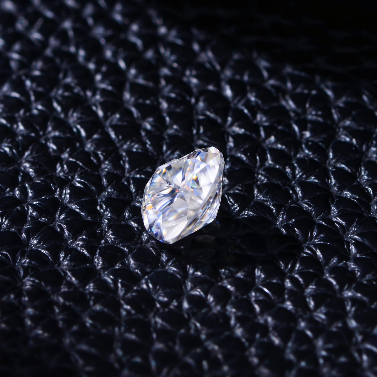 1-5 Carats Moissanite Loose Stone Lab Grown Synthetic Diamond Loose D Color Round/Oval/Heart/Princess/Cushion/Asscher/Pear/Marquise/Radiant/Emerald Cut Moissanite Loose Gem Stones for Ring Pendant Jewelry Making Gift (Heart Cut, 1 Carats)
