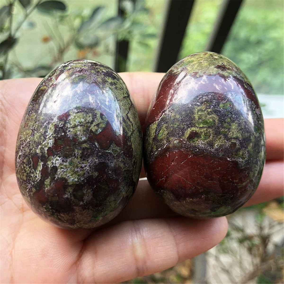Fekuar Stone Egg Figurine, Polished Healing Crystal Easter Eggs Sphere Sculpture with Wood Stand, Natural Dragon Bloodstone, 1.8"