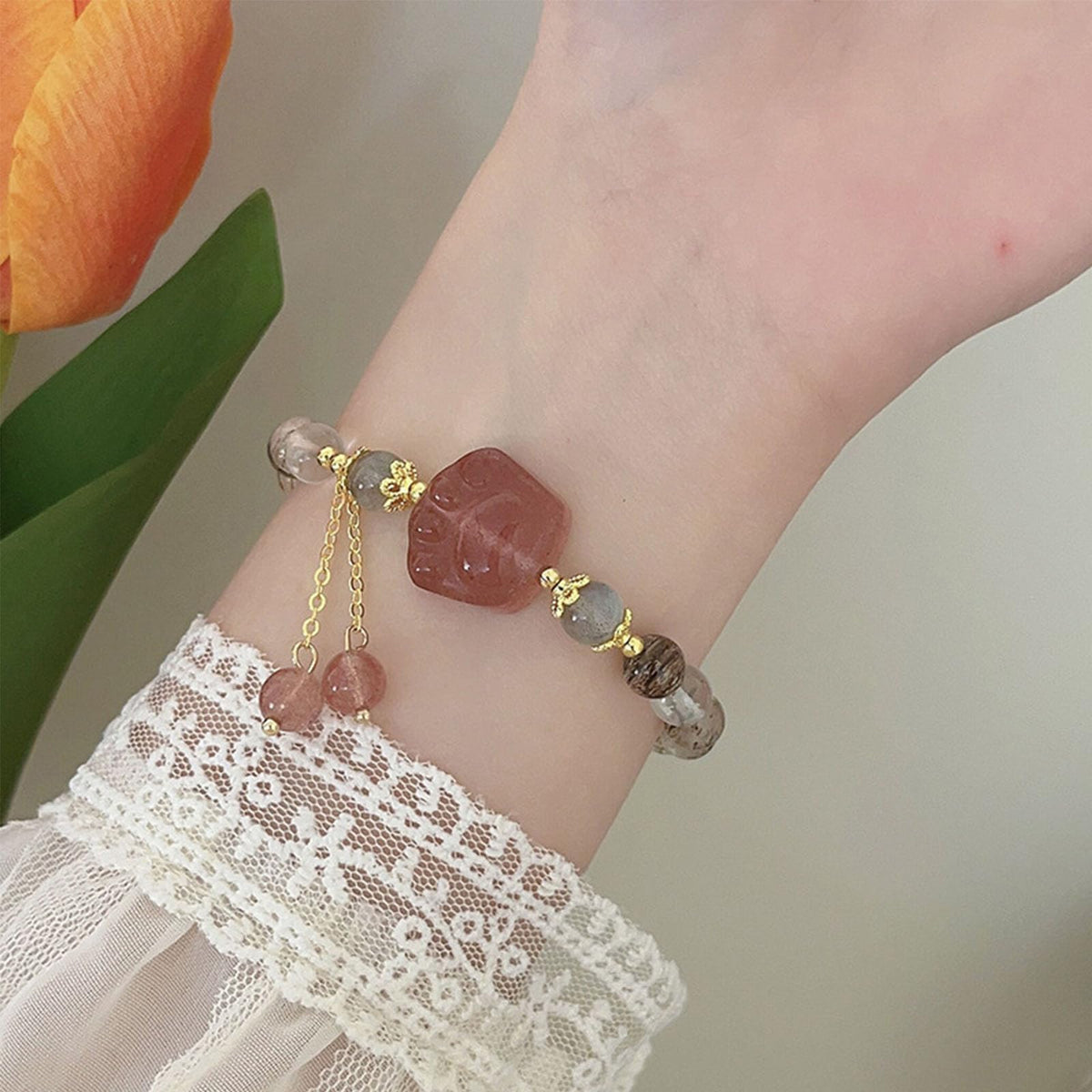 LWQQWL Cat Paw Bracelet Colorful Quartz Crystal Cat Claw Bracelet Strawberry Stone Bracelet Jewelry 7 Inch for Women