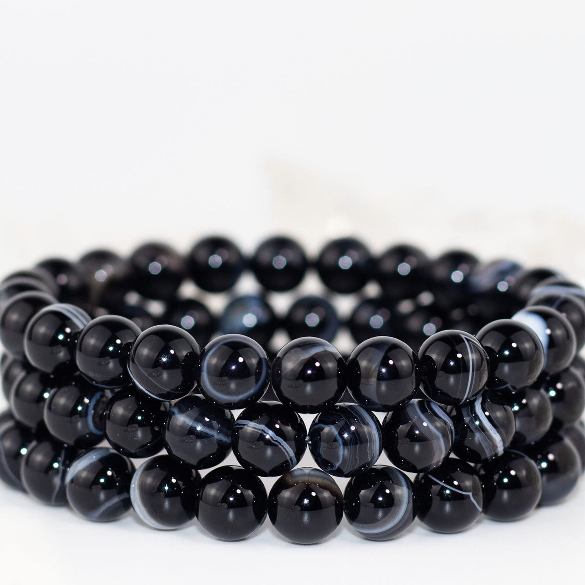 DAZCOLO 8mm Natural Gemstone Stretch Bracelet, Handmade Unisex Crystal Bracelets for Meditation, Yoga, Spiritual Healing & Positive Energy (Black Sardonyx)