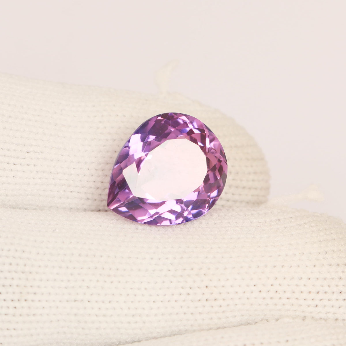 REAL-GEMS Natural Brazilian Pink Kunzite 12.3 Carat Pear Shape Loose Gemstone for Jewelry Making