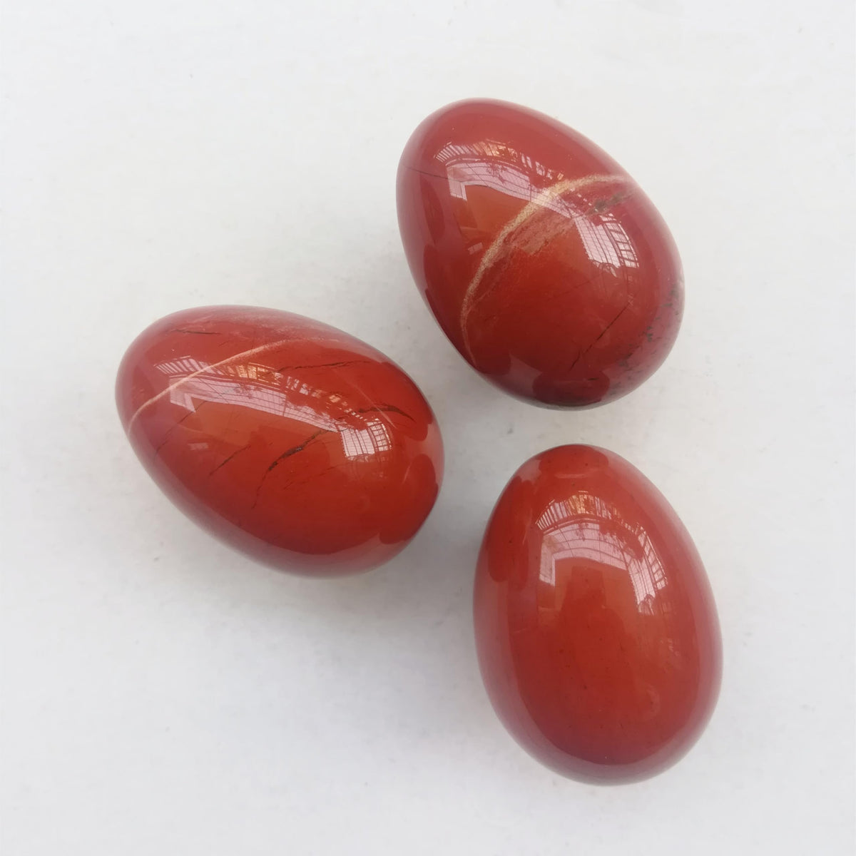 Sunshcat Natural Red Jasper Egg Shaped Meditation Chakra and Home Decor Balance Crystals and Healing Stones Statue Set,35 * 50mm Easter and Thanksgiving Gift,with Wooden Bracket