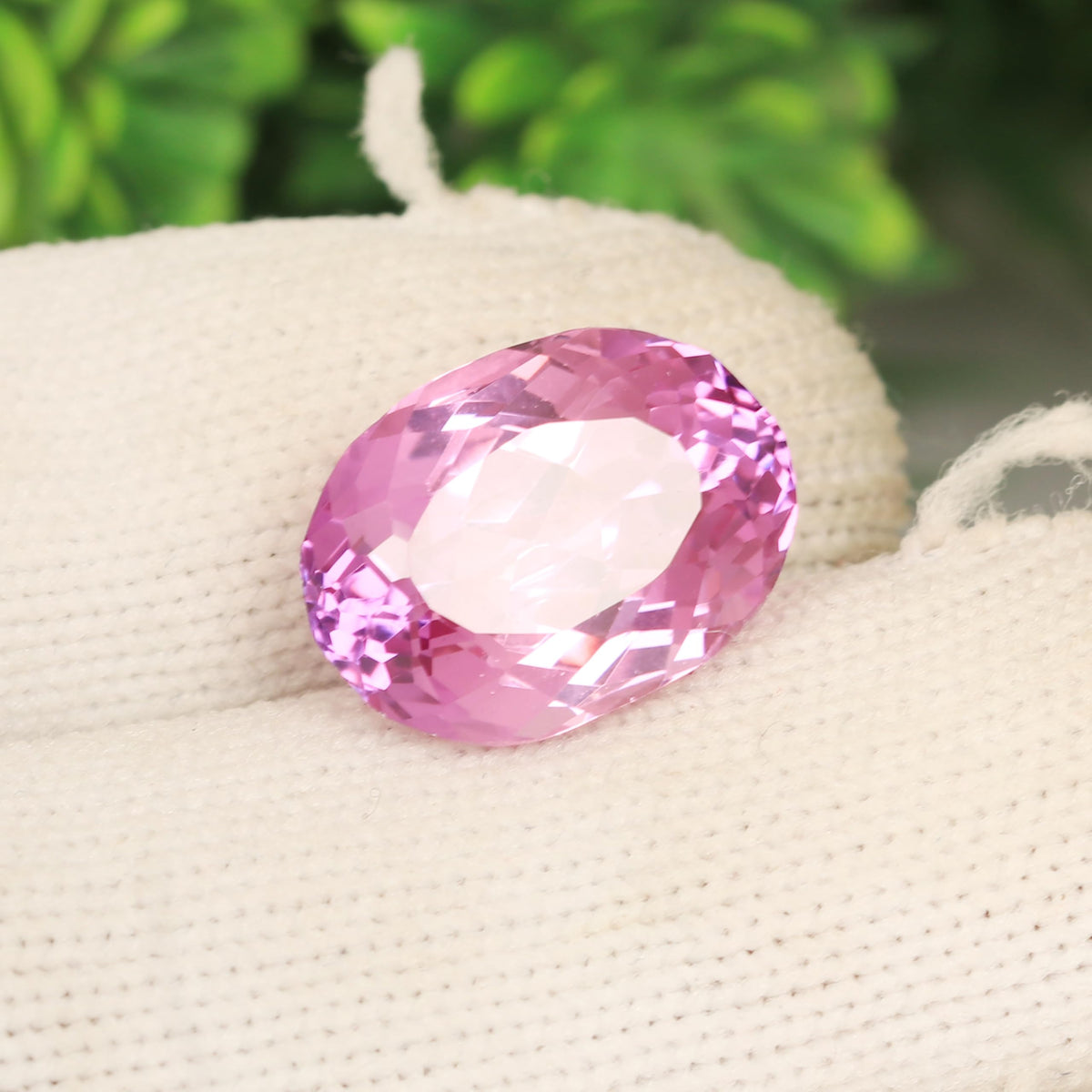 REAL-GEMS Natural Brazilian Pink Kunzite 11.75 Carat Oval Shape Loose Gemstone for Jewelry Making
