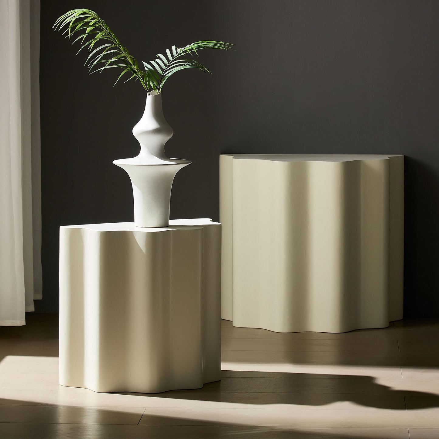 KEIKI Wavy Edges Fiberglass Coffee Table Set of 2– Modern Side Table for Living Room Bedroom, Coffee Bar Table, Office Coffee Table, Wood Coffee Table, End Table, No Assembly, Beige