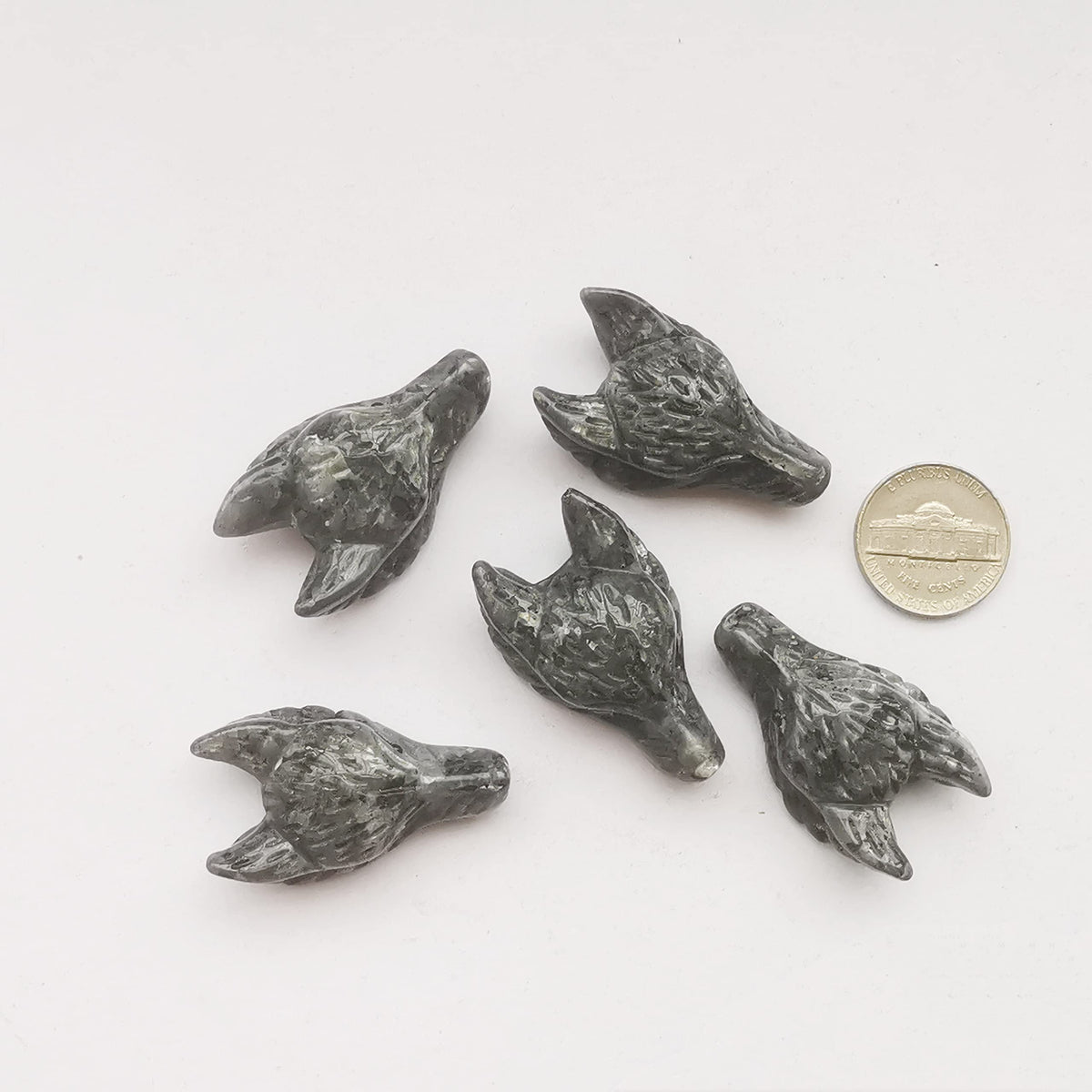 Bacatgem Natural Black Labradorite 1.57 inchs Wolf Head Pocket Crystals and Healing Stone Figurine,Haped DIY-Jewelry Pendant