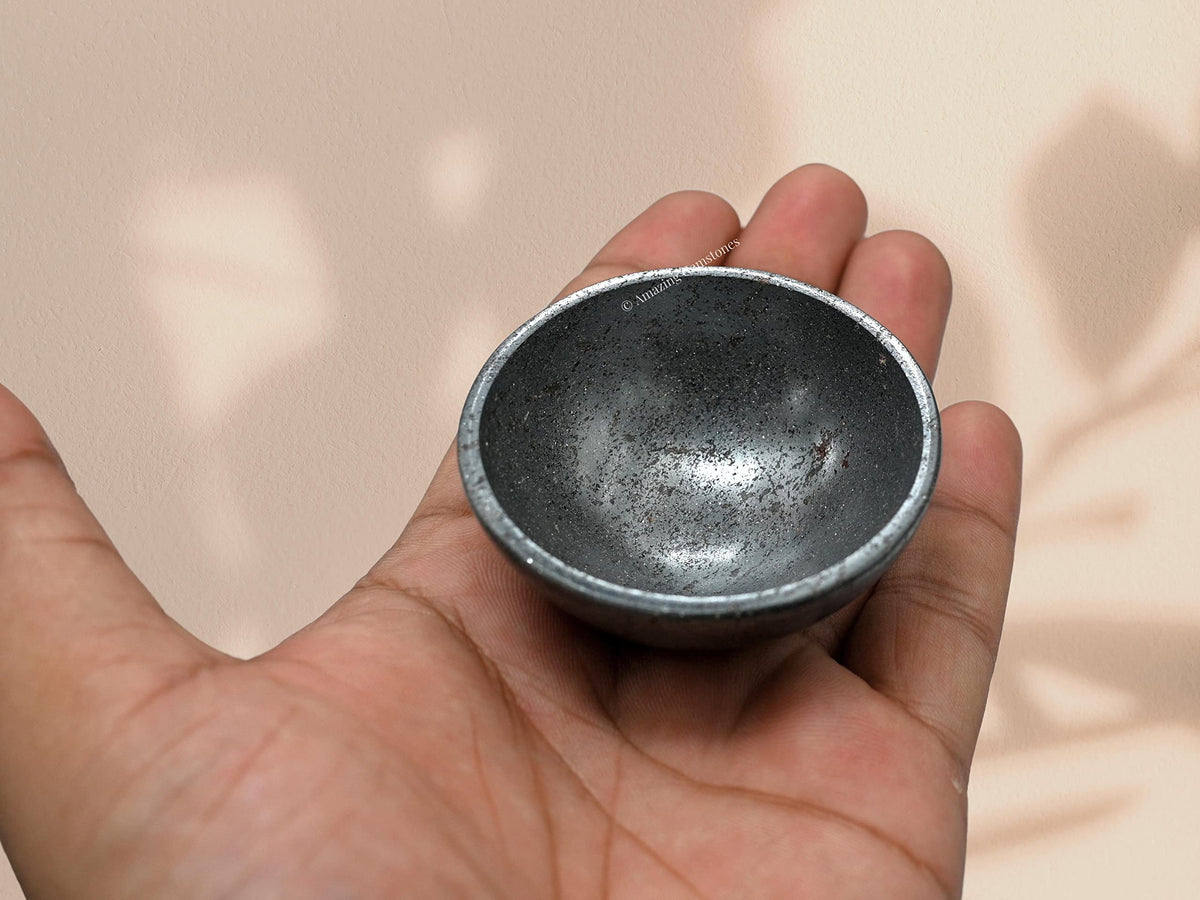 Hematite Crystal Bowl - 2 Inch Decorative Bowls for Room and Home Decor - Gemstone Healing Crystals for Elegant Display, Positive Energy Balance and Gift