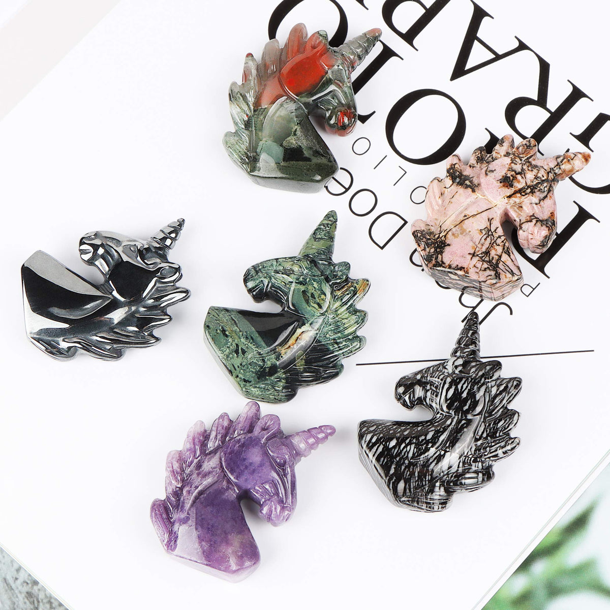 Artistone 3" Purple Lepidolite Crystal Unicorn Figurines Hand Carved Healing Fancy Gem Unicorn Carving Stone Statue Animal Collectibles Paperweight for Home,Office Decor