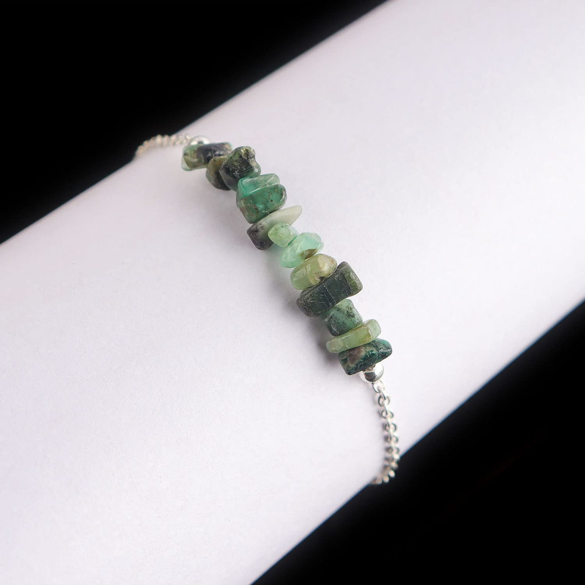 Gemimpression Handmade Emerald Chips Bar Bracelet – Natural Energy Healing Crystals – Silver Plated Adjustable 8 Inch Chain – Christmas Gift