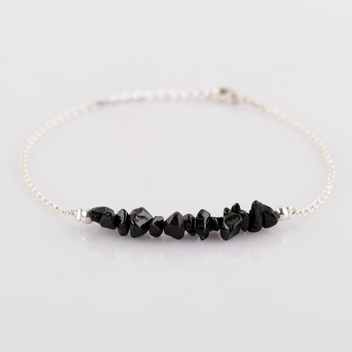 Gemimpression Handmade Black Spinel Chips Bar Bracelet – Natural Energy Healing Crystals – Silver Plated Adjustable 8 Inch Chain – Christmas Gift