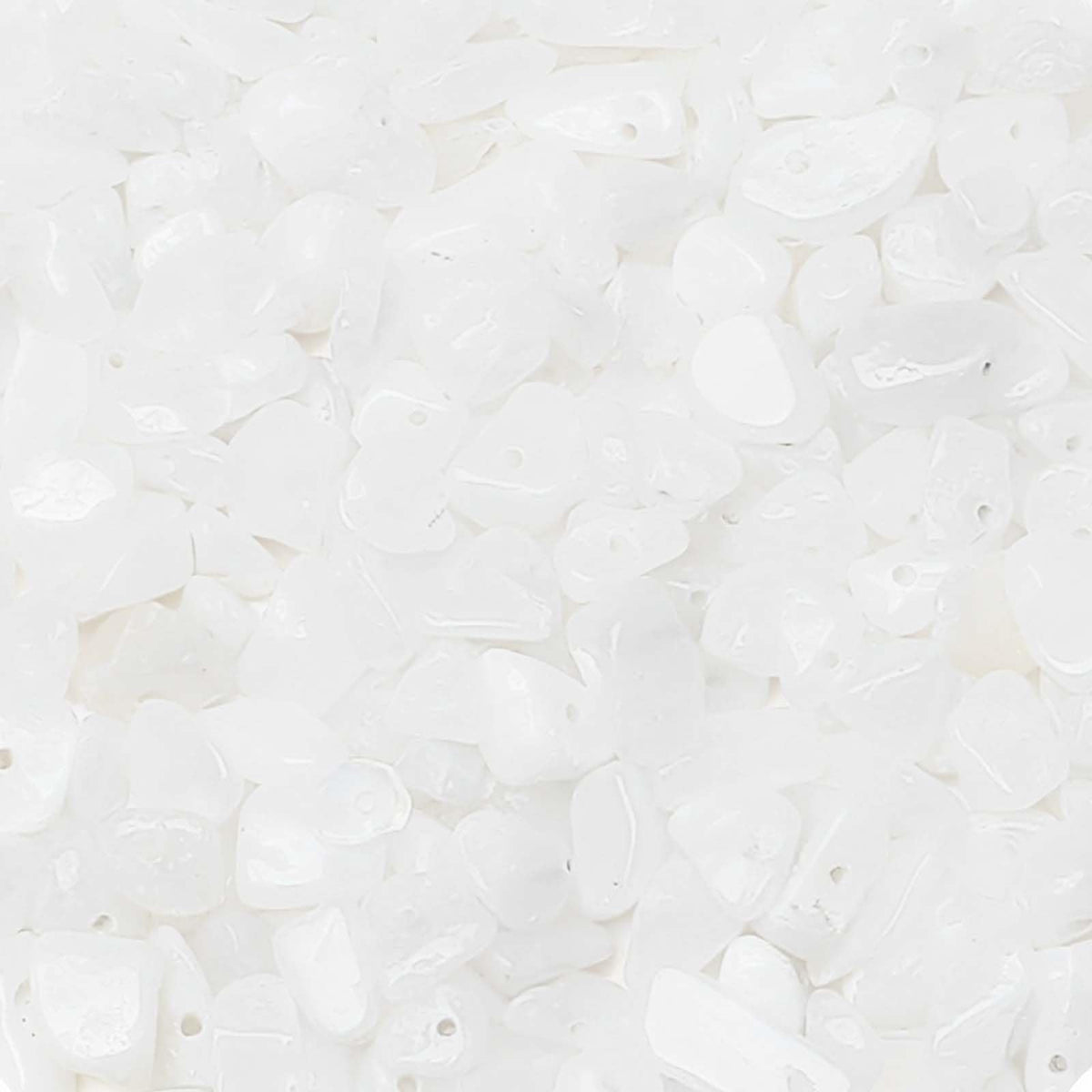 200pcs Natural Chip Stone Beads Gemstone Healing Crystal Loose Rocks Bead Irregular Glass Seed Charm Beads Drilled DIY for Jewelry Bracelet Necklace Earrings Making Crafting Supplies (White, 5-8mm)