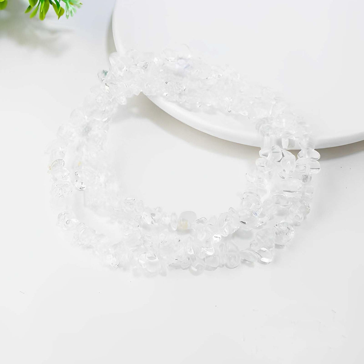 200pcs Natural Chip Stone Beads Gemstone Healing Crystal Loose Rocks Bead Irregular Glass Seed Charm Beads Drilled DIY for Jewelry Bracelet Necklace Earrings Making Crafting Supplies (White, 5-8mm)