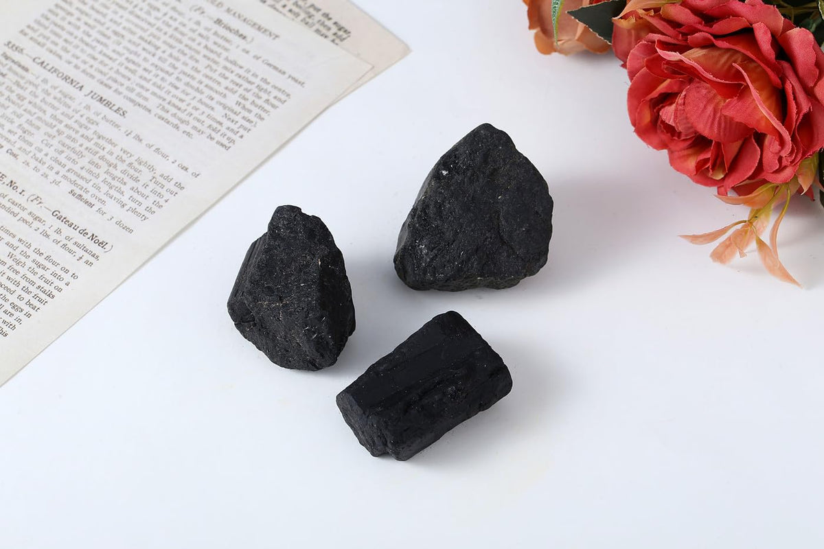 XIANNVXI Black Tourmaline 1.8-2.2" Large Raw Crystals and Healing Stones Natural Rough Crystal Rocks for Decor Gifts Tumbling Cabbing Polishing Fountain Rocks 1PCS