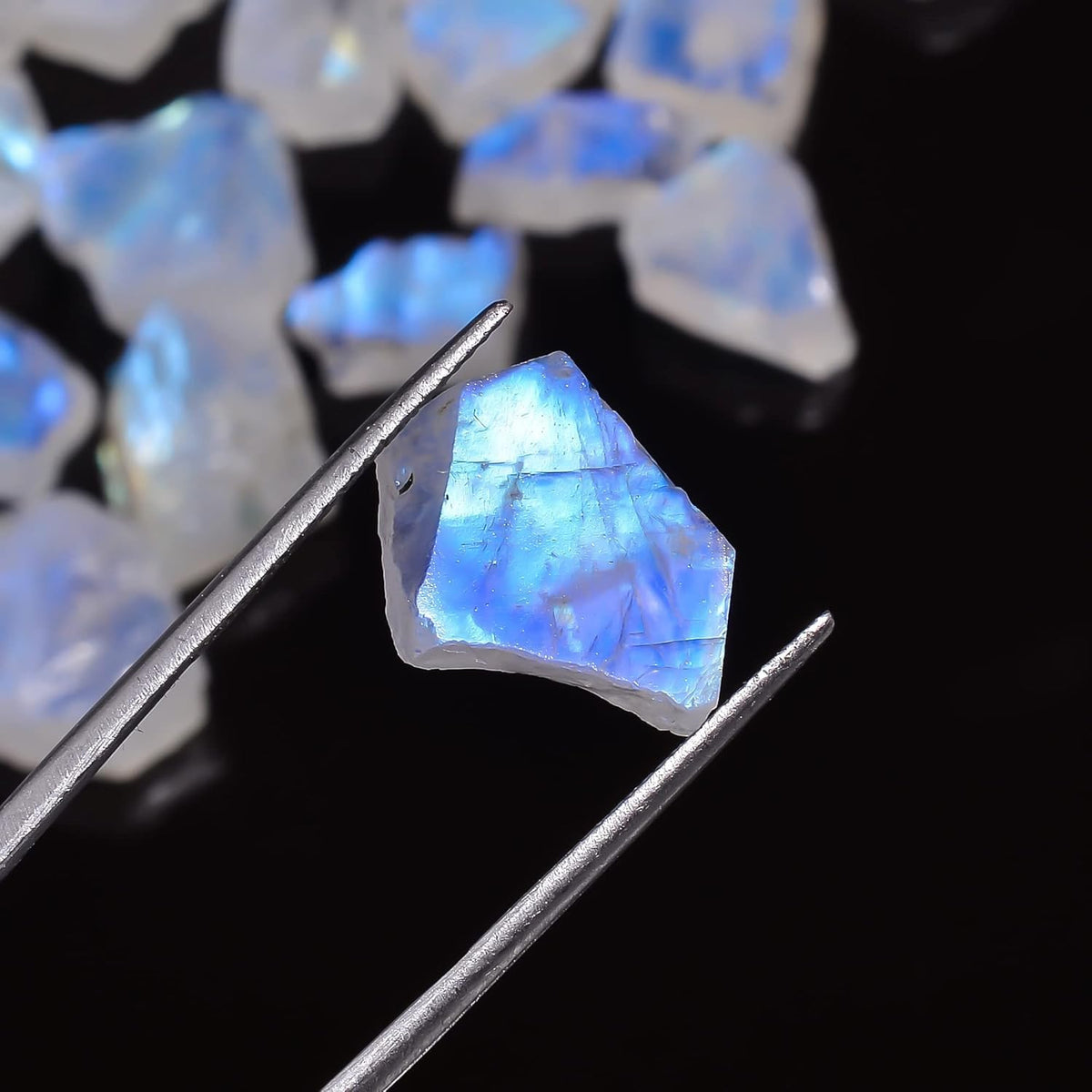 GEMKORA 30 carats Natural Rainbow Moonstone Rough Gemstone, June Birthstone, Raw Crystals Rock, Jewelry Making Supplies, Chakra Healing, Crafts & DIY Stone, 10 to 15mm, 5-7 Pcs