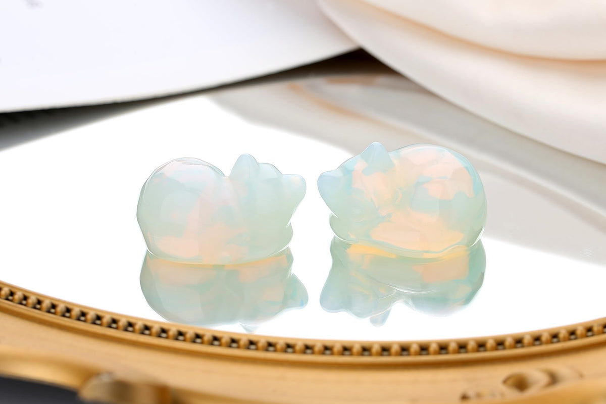 QINJIEJIE Opalite Cat Crystals Decor Sleeping Cat Statue Healing Carved Stone Decor Polished White Opalite Gemstones Figurine Office Room Home Desk Lucky Cute Decor Opal Gifts for Women Men Cats Lover