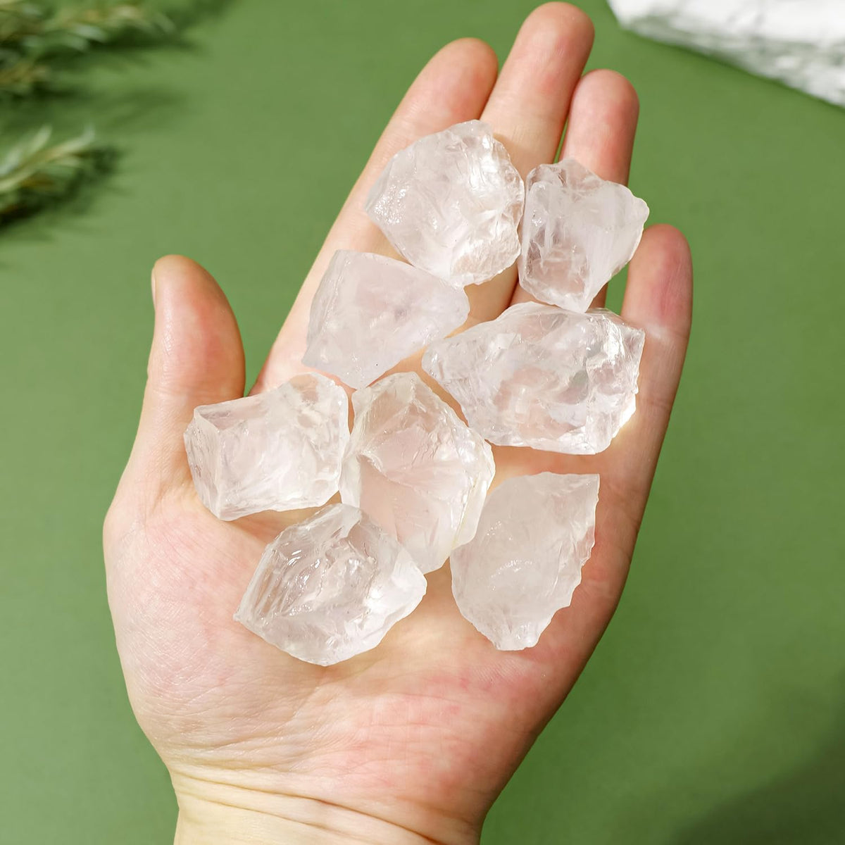 Apengshi Clear Quartz Raw Crystals 2PCS Natural Rough Rocks Healing Crystal and Stones DIY Raw Stones Meditation Fountain Garden Home Decor