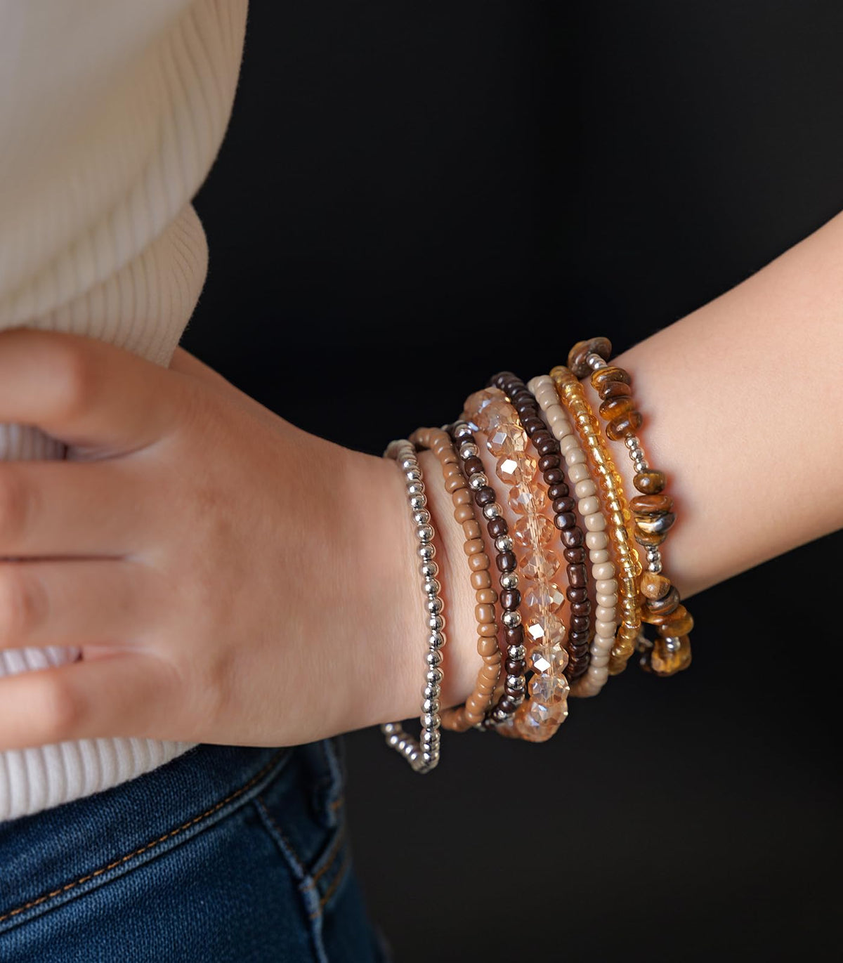 Noessla Boho Beaded Bracelets for Women Stackable Irregular Natural Stone Bead Stretch Bracelet Set 8PCS Costume Jewelry Gifts for Her(Brown)