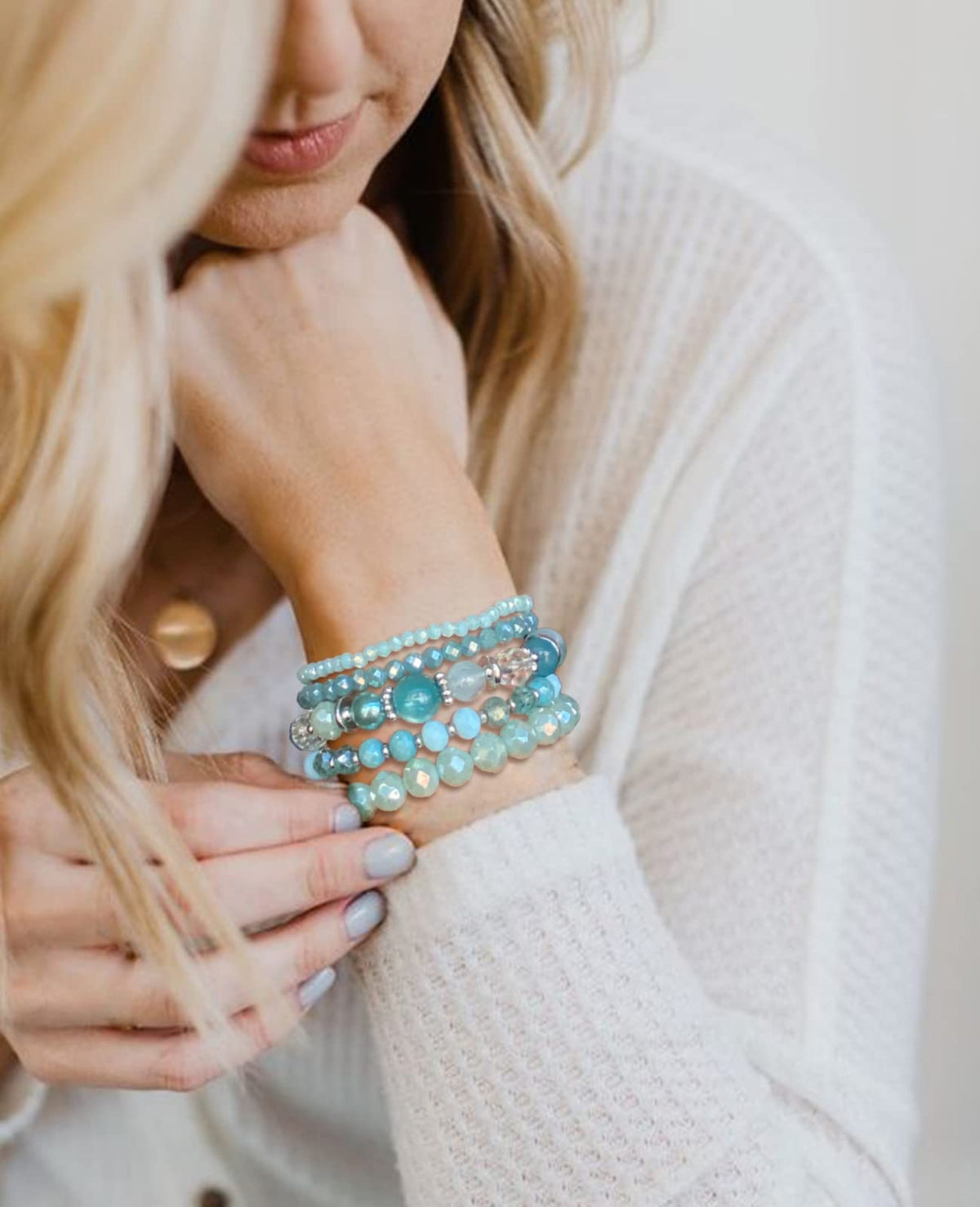 Noessla Beaded Boho Stretch Bracelet Colorful Stackable Crystal Beads Bracelets Trendy Costume Jewelry Mothers Day Gifts for Women(21-Turquoise)
