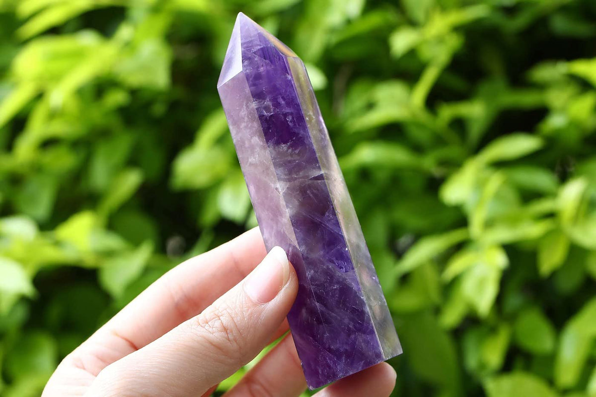 LAIDANLA Amethyst Healing Crystals Wands 3.5-4" Polishing Natural Reiki Energy Wand Stone Hexagonal Point Large Crystal Gemstones for Meditation Therapy Crystal Grid Decoration 1Pcs