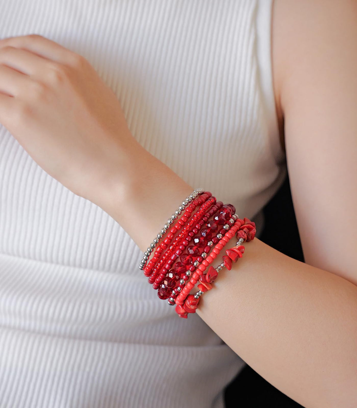 Noessla Boho Beaded Bracelets for Women Stackable Irregular Natural Stone Bead Stretch Bracelet Set 8PCS Costume Jewelry Gifts for Her(Red)