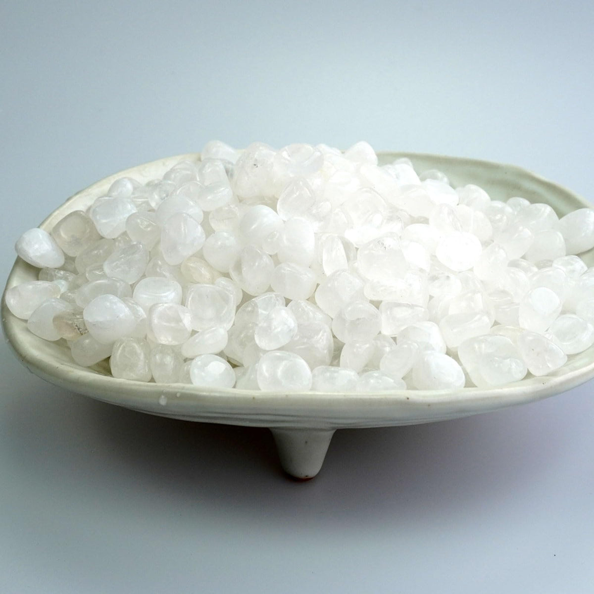 Sisamn Clear Quartz Crystal Chips, 3lb Bulk Polished Tumbled Stones – Natural Healing Crystals for Reiki, Meditation, Energy Balancing, Jewelry Making, Home Decor & Gifts
