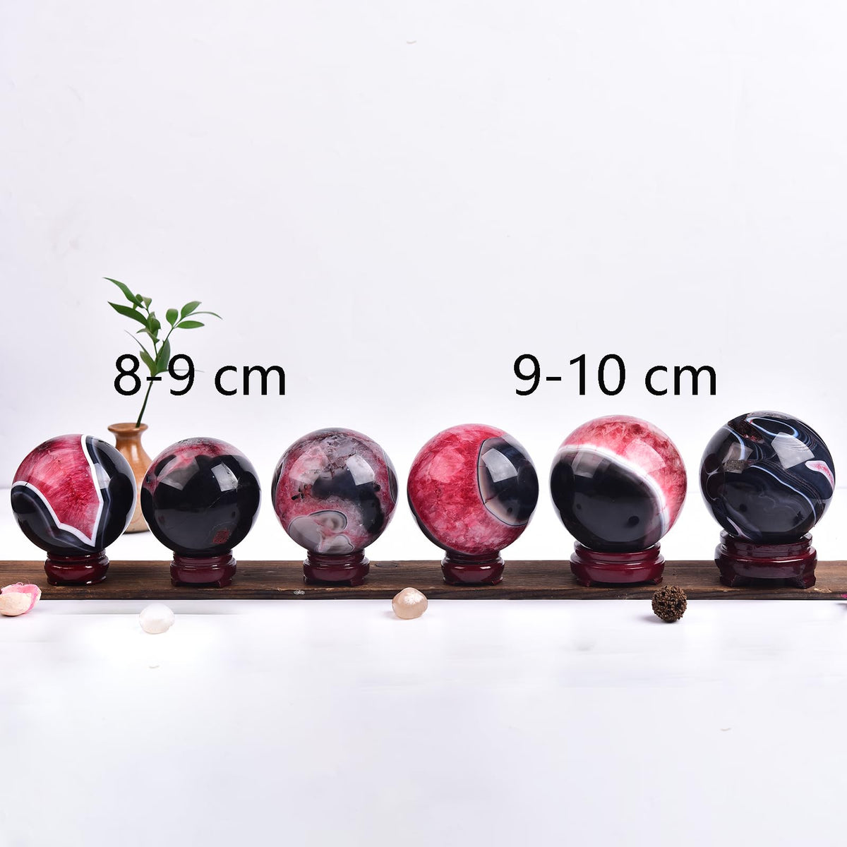 JIC Gem Large Black Red Onyx Agate Crystal Sphere Quartz Crystal Ball with Stand Healing Ornament Witchcraft Meditation Decor(80-90mm)