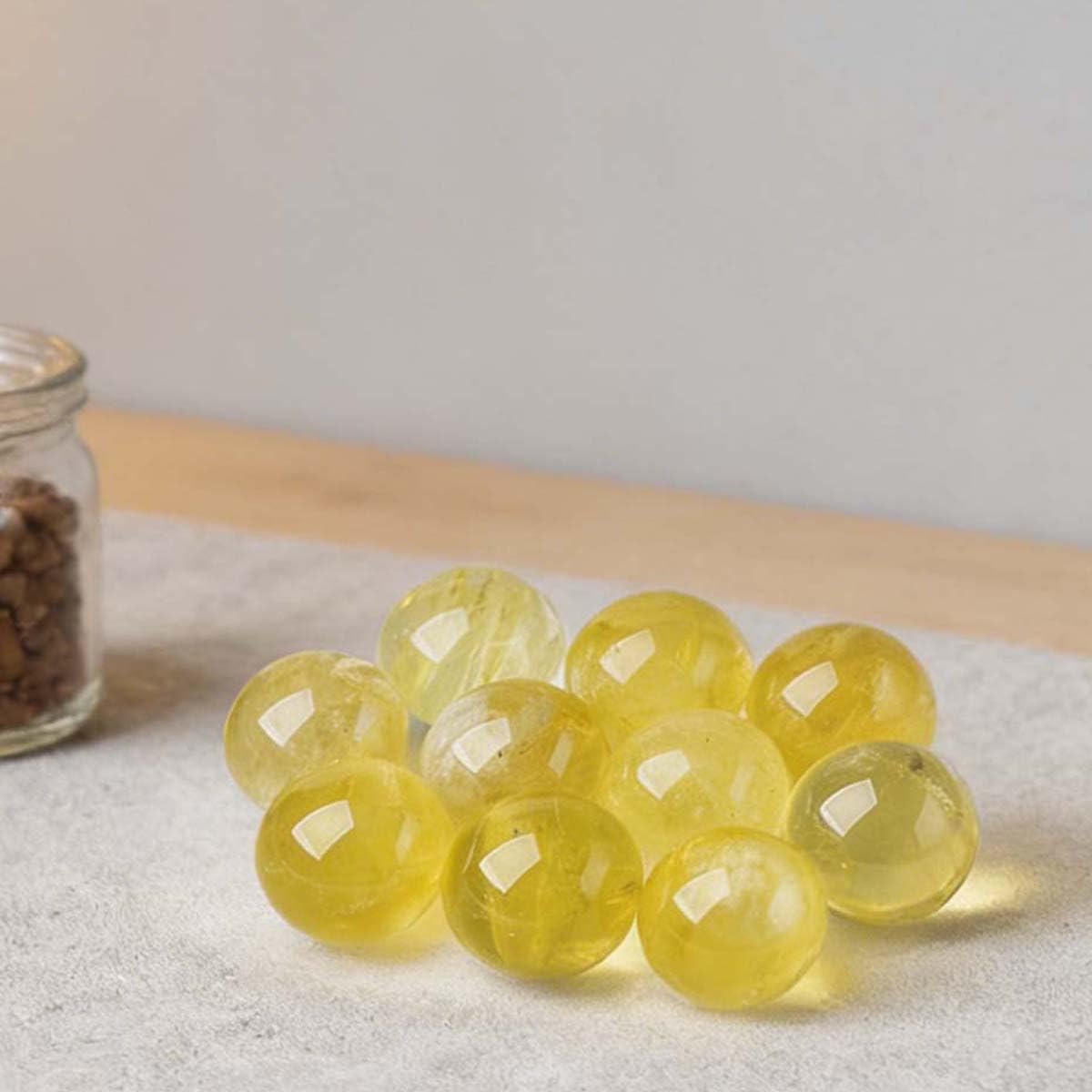 AierCrystal Natural Stone Crystal Sphere Feng Shui Home Decoration Ball Positive Energy Scrying Orb for Meditation Tool for Spiritual Space Purification Globe Diameter 4-5cm Citrine Sphere