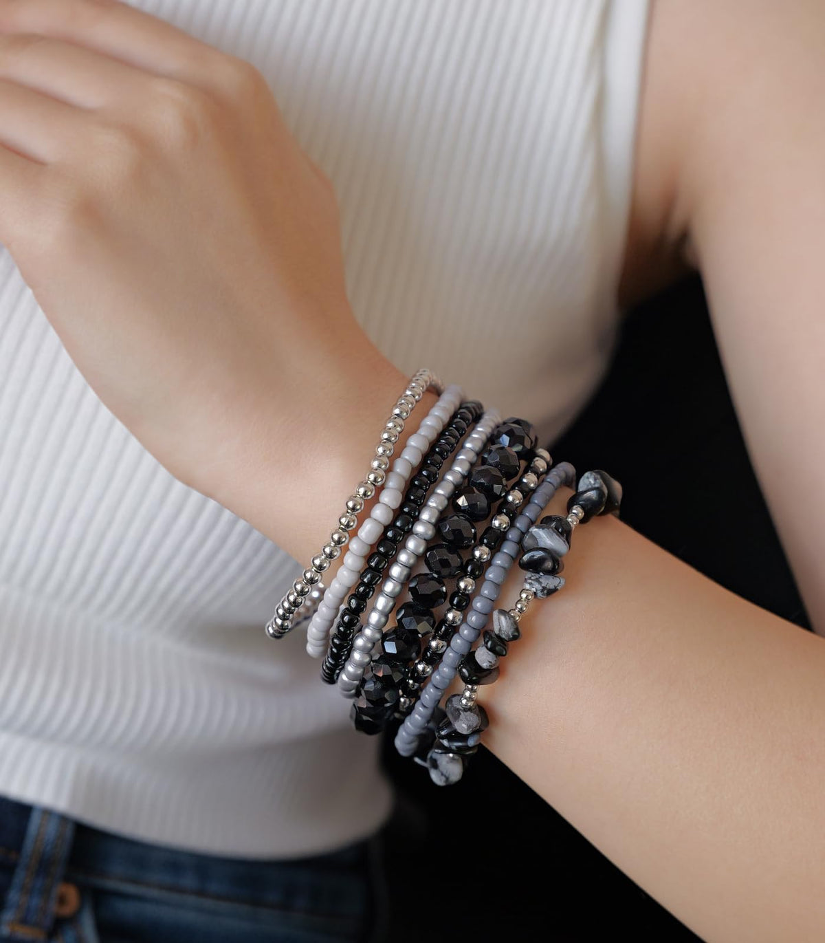 Noessla Boho Beaded Bracelets for Women Stackable Irregular Natural Stone Bead Stretch Bracelet Set 8PCS Costume Jewelry Gifts for Her(Black Grey)