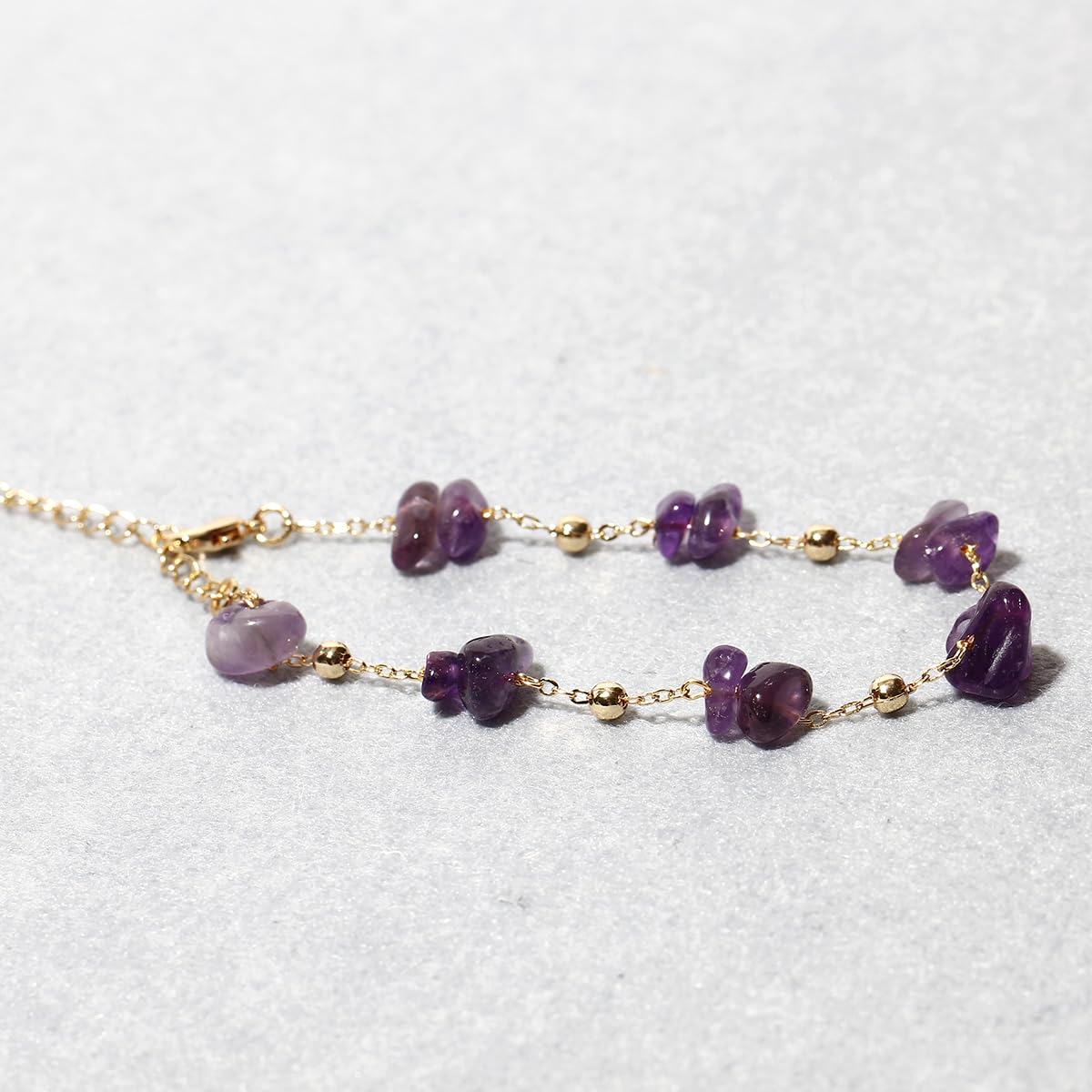Jewever Chip Tumbled gems Bracelets for Women Copper Plated 14k Gold Chain Healing Crystals and Gemstones Bracelet Birthday Stone Gifts (Amethyst)