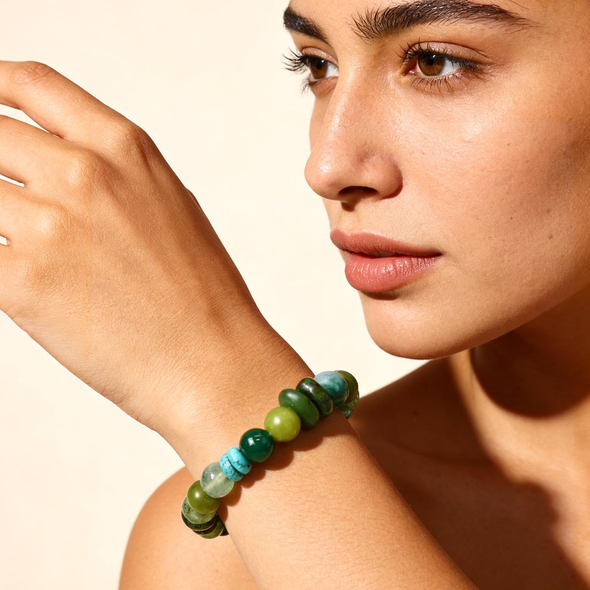Boho Colorful Beaded Bracelets for Women, Handmade Stretchy Gemstone Bead Bracelet, Summer Women Beach Stackable Bead Bracelets Natural Healing Crystals Relax Stone Bracelets Unique Gifts for Mother (Green)