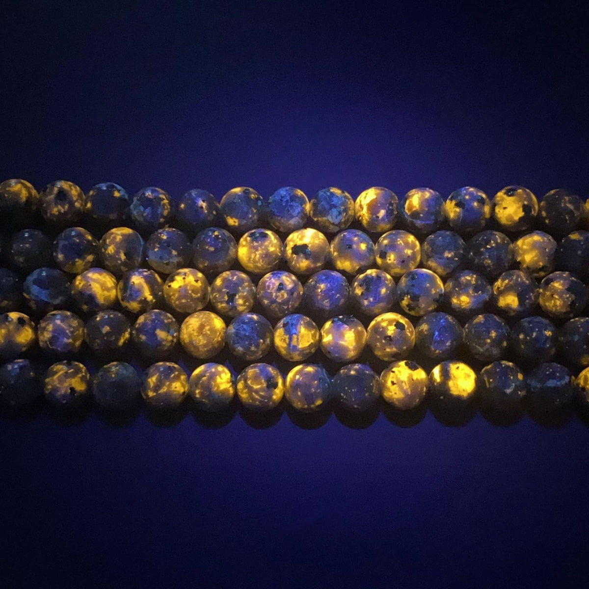 4MM 80PCS Flame Yooperlite Stone Beads Loose Beads for Jewelry Making DIY Bracelets Show Flame Color Under the Irradiation of UV Lamps