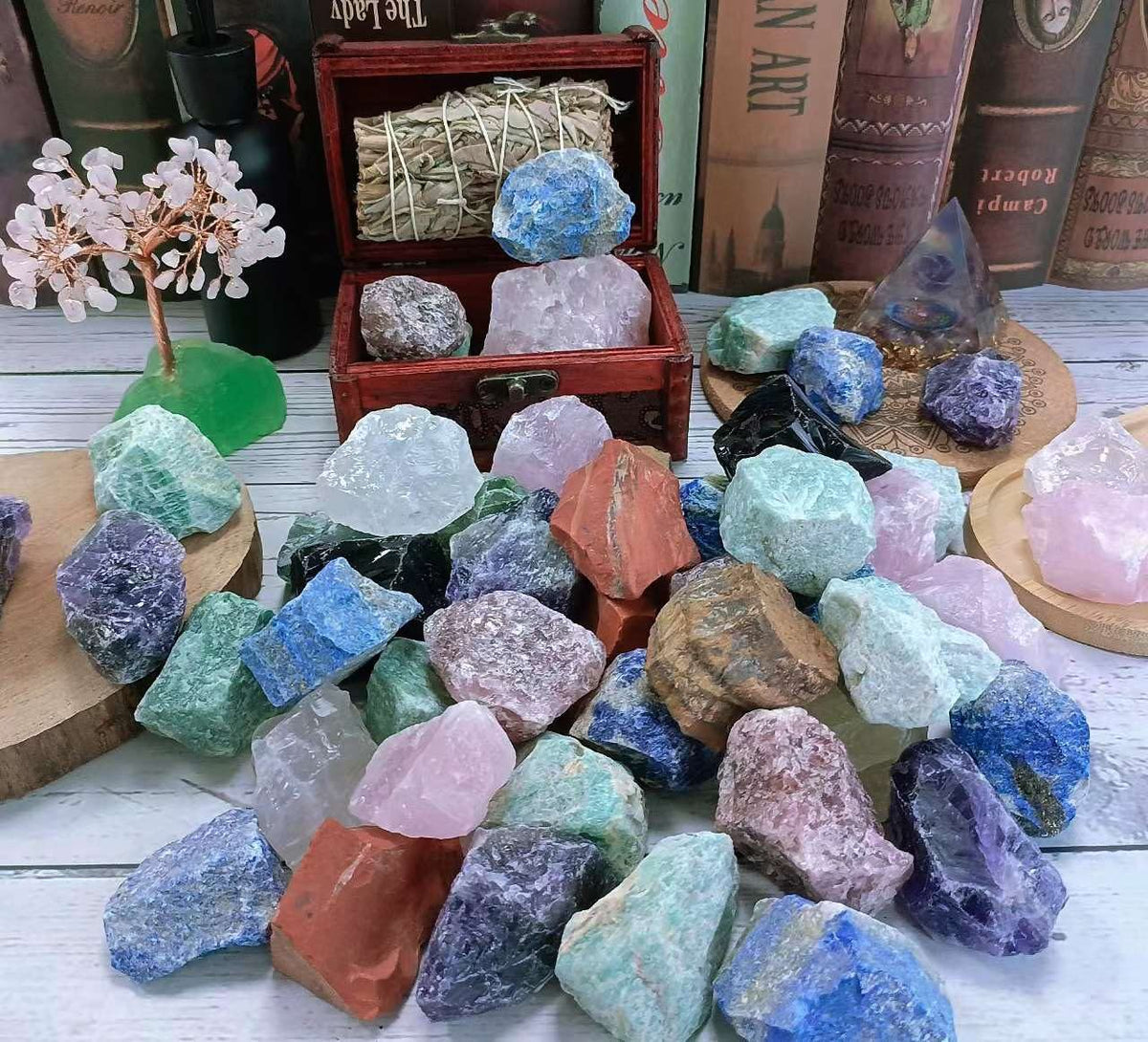 LAIDANLA Clear Quartz 2" Natural Rough Stones Crystal Large Raw Crystals Bulk Healing Cuarzo Gemstones for Reiki Healing Tumbling Fountain Rocks Wire Wrapping Decoration 4PCS 0.5lb
