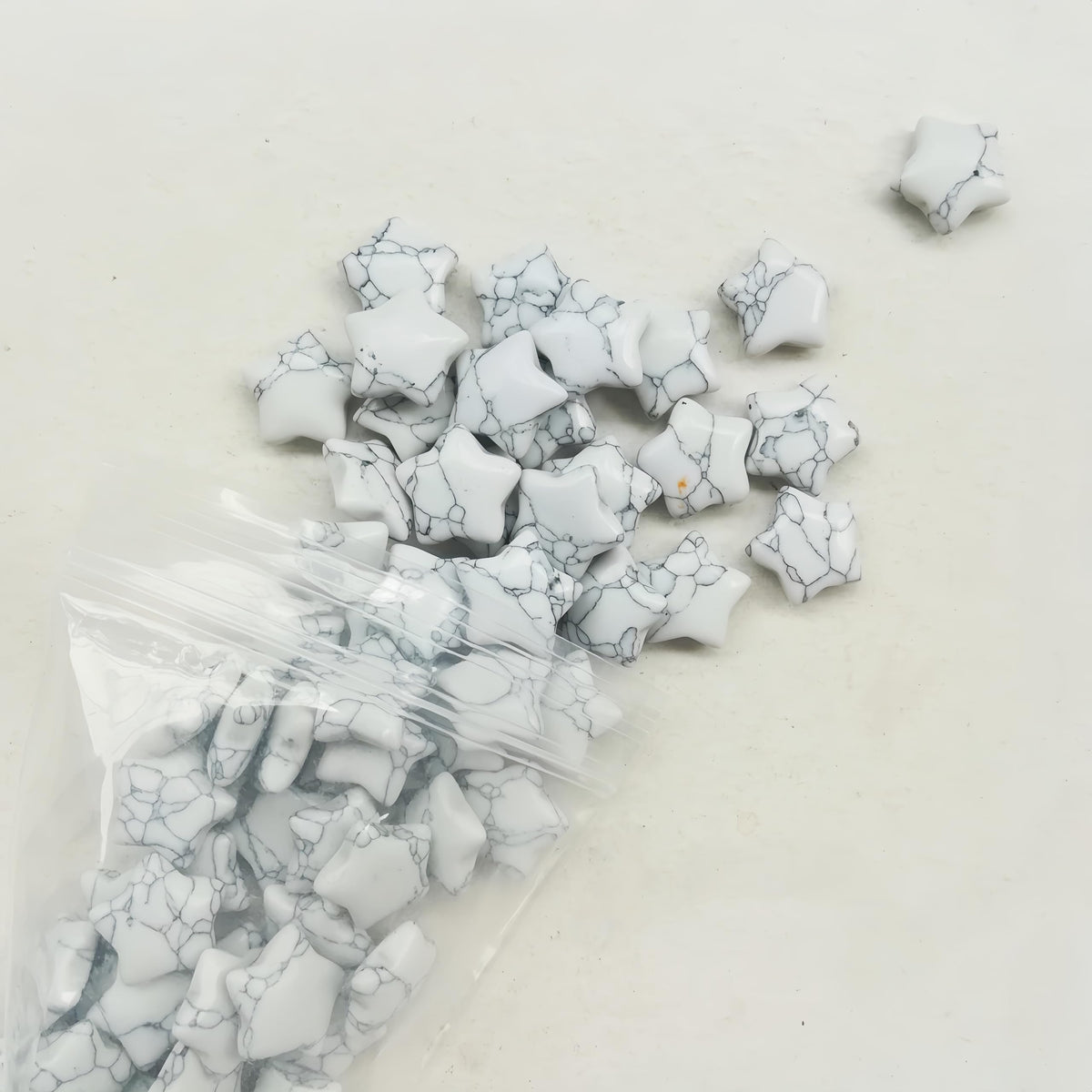 Sunshcat Synthetic White Howlite Turquoise 10Pcs Star Shaped Thumb Crystals and Healing Stone,0.6" Haped DIY Jewelry Pendant ﻿