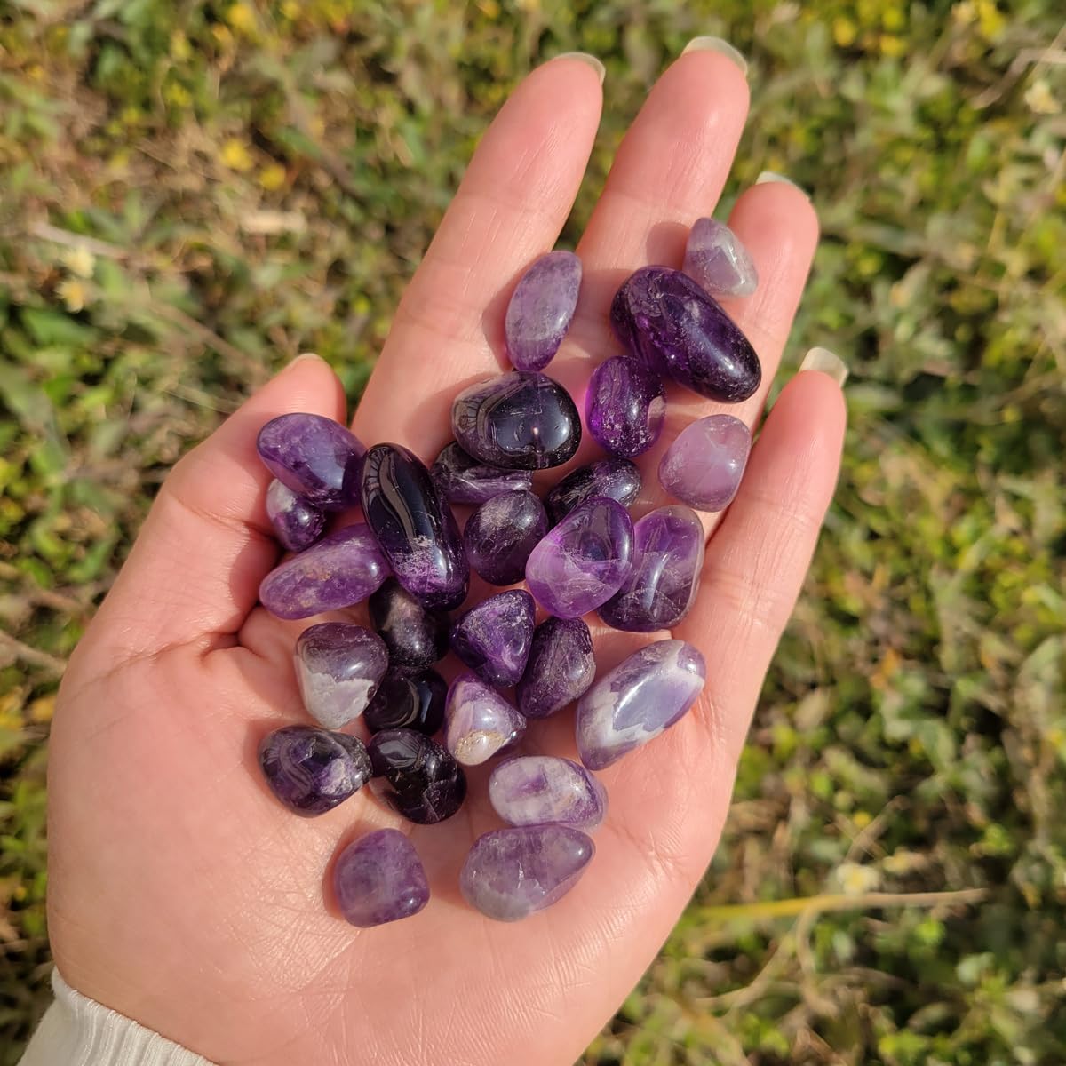 1,000 Carats Amethyst Handpicked Tumbled Stones Crystals Chips Bulk Pocket Stones for Healing, Reiki, Meditation, Witchcraft and Home Decorations (Amethyst)