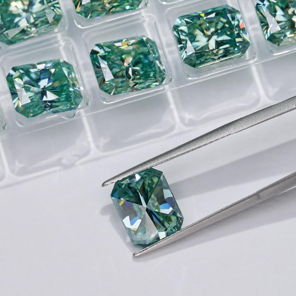 Radiant Cut 2.0ct VVS1 Blue Green Moissanite Loose Gemstones for Jewelry Making With Certificate