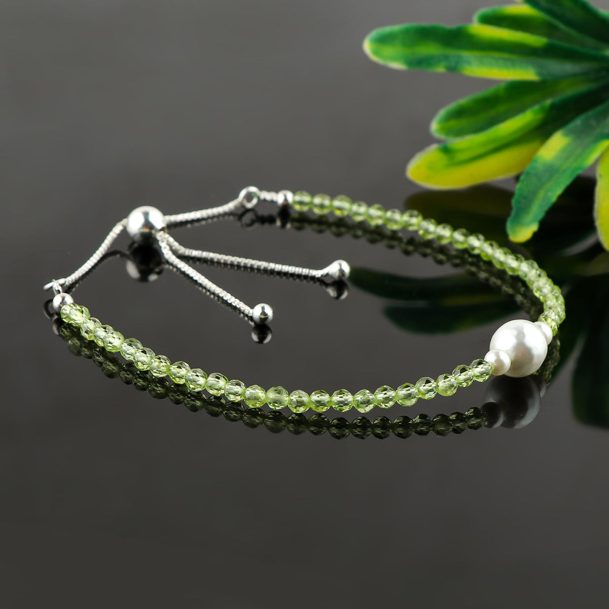 CRYSTALINES Natural Peridot Gemstone Bolo Bracelet, Cultured Pearl Beads Stones, Handmade Hypoallergenic Boho Jewelry for Women, Healing Crystals, Silver Plated 6+4inch, August Birthday Gift