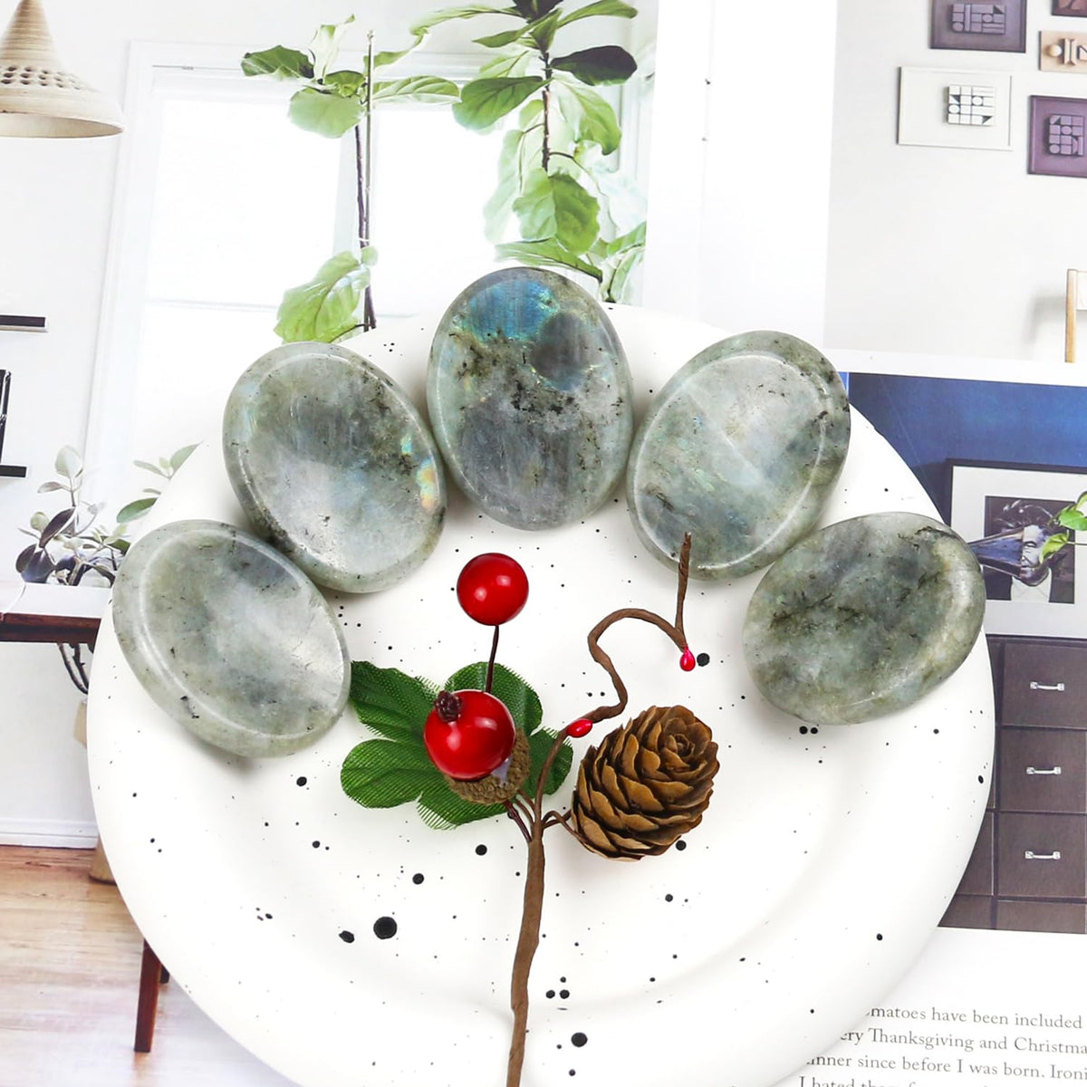 Nvzi Worry Stones Labradorite Stones, Chakra Crystals and Healing Stones, Oval Palm Stone, Thumb Stone, Crystals for Beginners, Spiritual Gifts for Women, Meditation Accessories (1PCS)