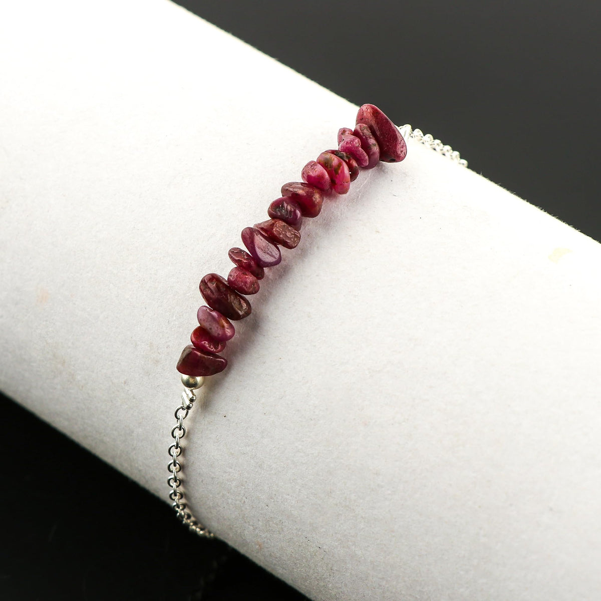 Gemimpression Handmade Ruby Chips Bar Bracelet – Natural Energy Healing Crystals – Silver Plated Adjustable 8 Inch Chain – Christmas Gift