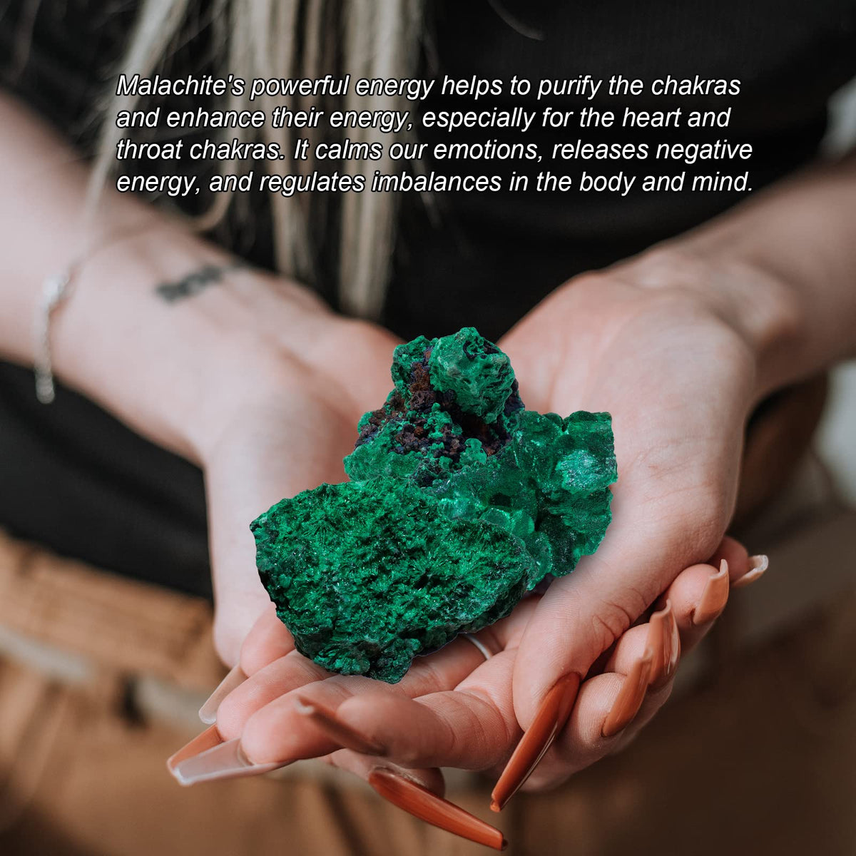 Apengshi Natural Malachite Crystal Stone 0.22-0.33lb Raw Malachite Stone Irregular Rough Malachite Mineral Specimen Original Shape Healing Crystal Gem Worry Relief Stress with Gift Box