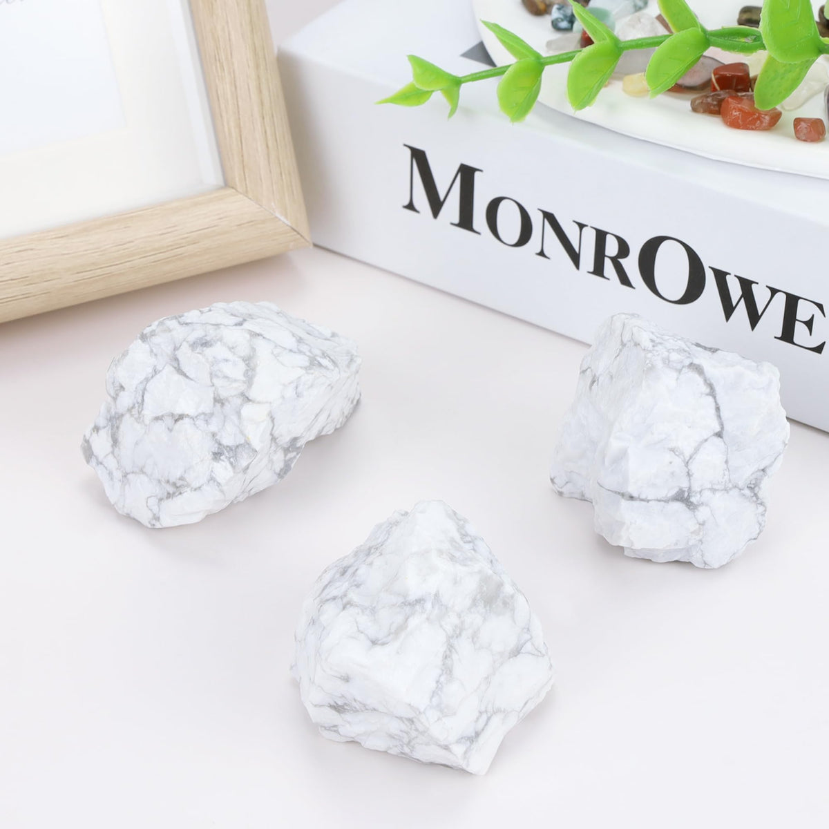 XIANNVXI Howlite 1.8-2.2" Large Raw Crystals and Healing Stones Natural Rough Crystal Rocks for Decor Gifts Tumbling Cabbing Polishing Fountain Rocks 1PCS