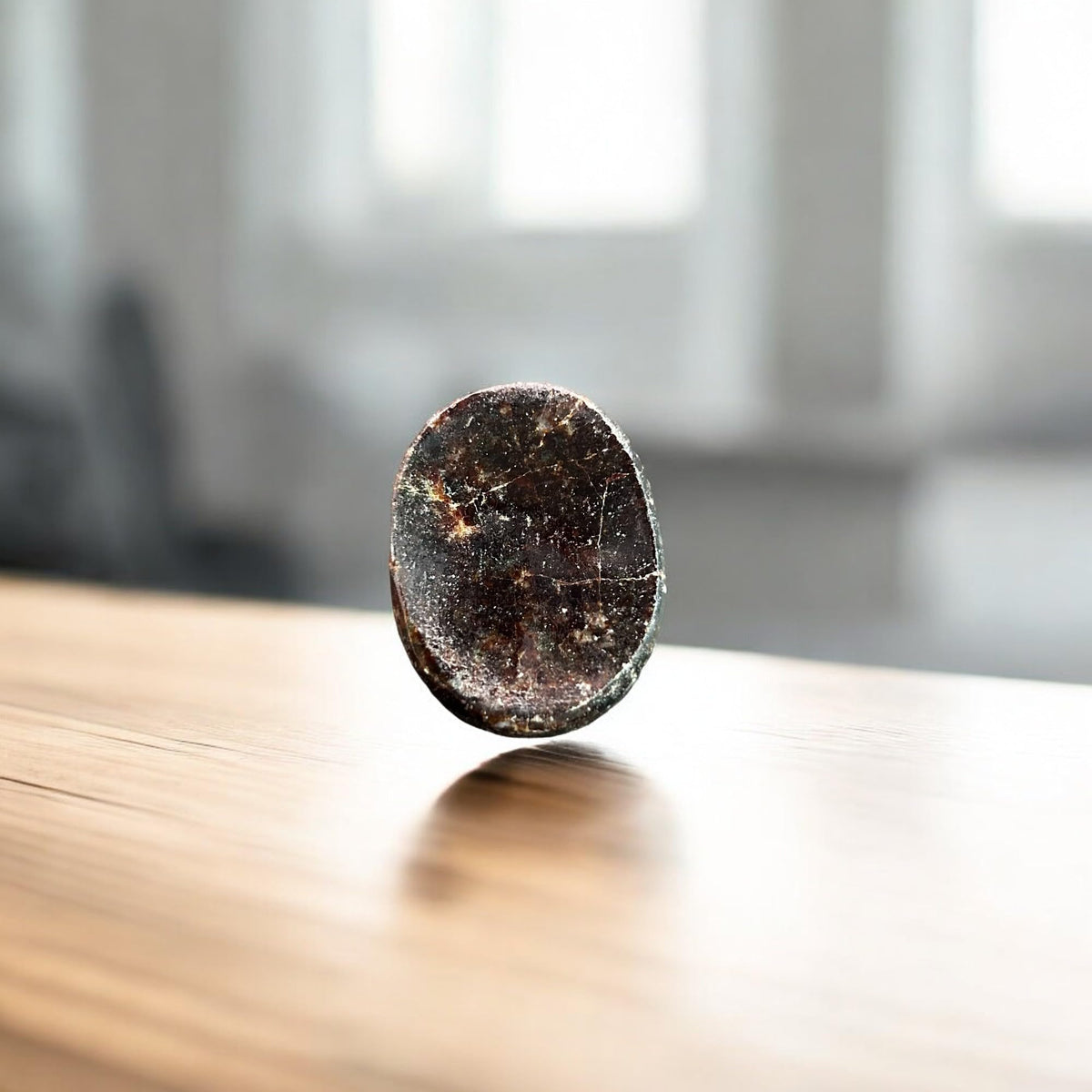 GEMSCITE Garnet Thumb Worry Stones Metaphysical Gemstone Crystal Healing Reiki Men Women Gift FENG Shui Positive Energy Love Wellness Palm Stones Wicca Powerful