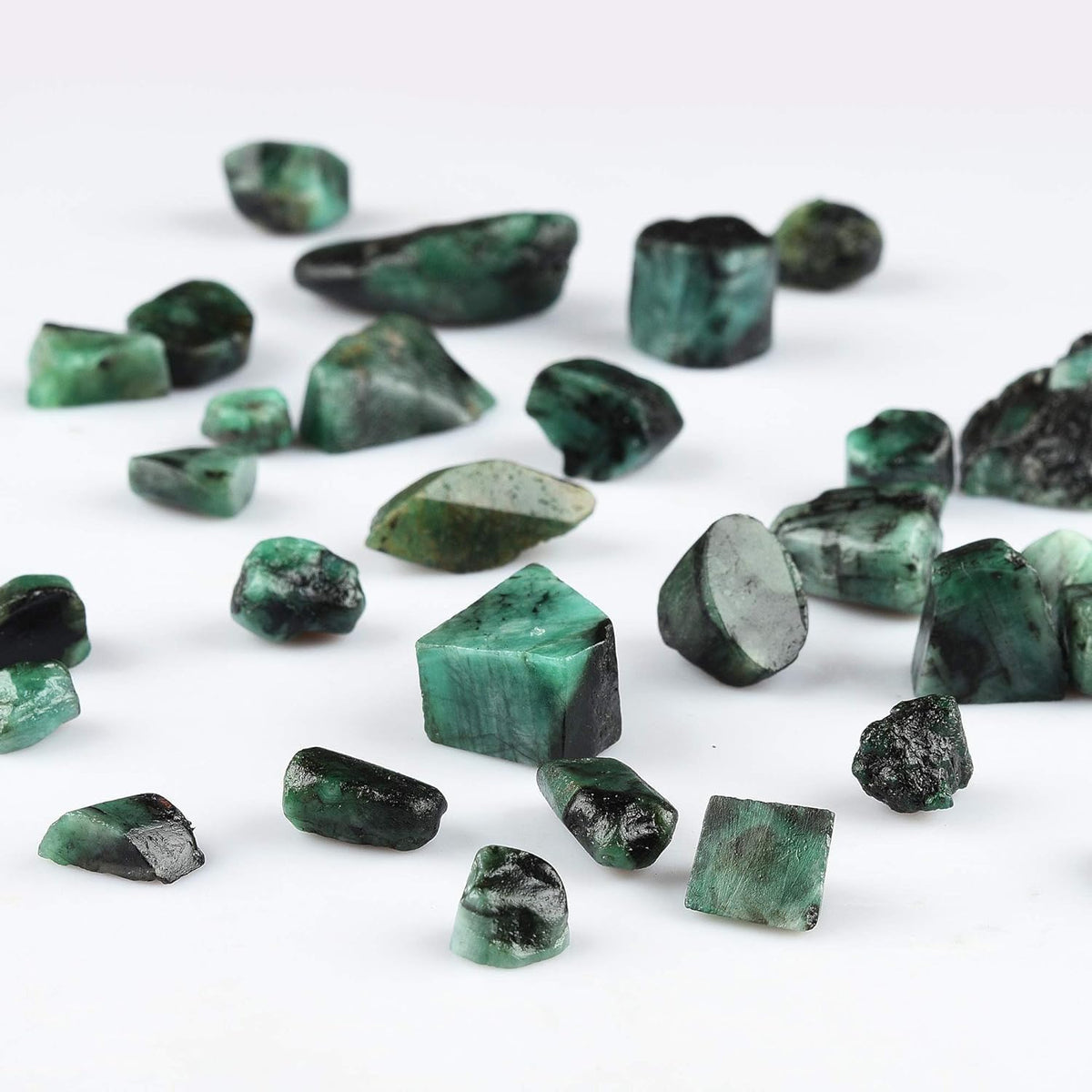 GEMKORA 100 carats Raw Green Emerald Stone Lot, Rough Gemstone, Natural Crystals, Chakra Crystals, Healing Stones, Wholesale Pack, Jewelry Making Supply, Supply, (8 to 10pcs)