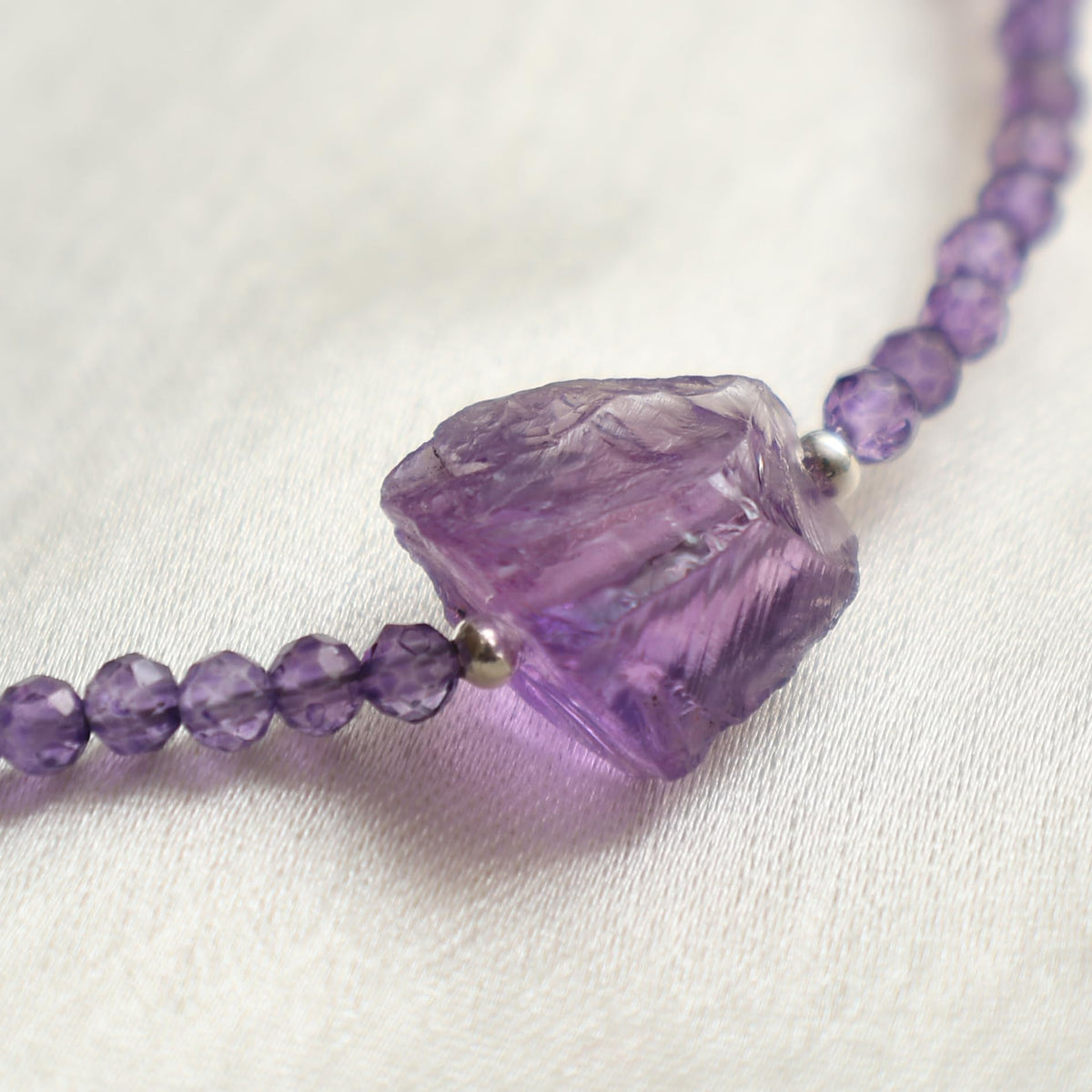 Gempires Purple Amethyst Beaded Bracelet with Raw Gemstone Crystal Jewelry February Birthstone Gifts Hypoallergenic 8 Inch Silver Plated Dainty Bracelets For Women