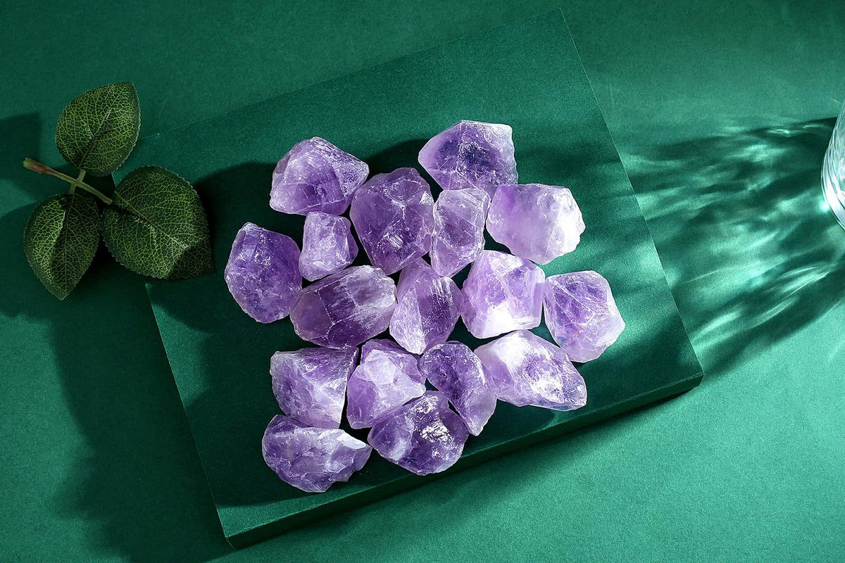 QINJIEJIE Amethyst Crystals Raw Stones Natural Rough Gemstones Rocks Bulk Large 0.8-1.2" Gems Reiki Light Purple Fountain Rock for Tumbling Cabbing Polishing Wire Wrapping Wicca Decoration 0.9 lbs