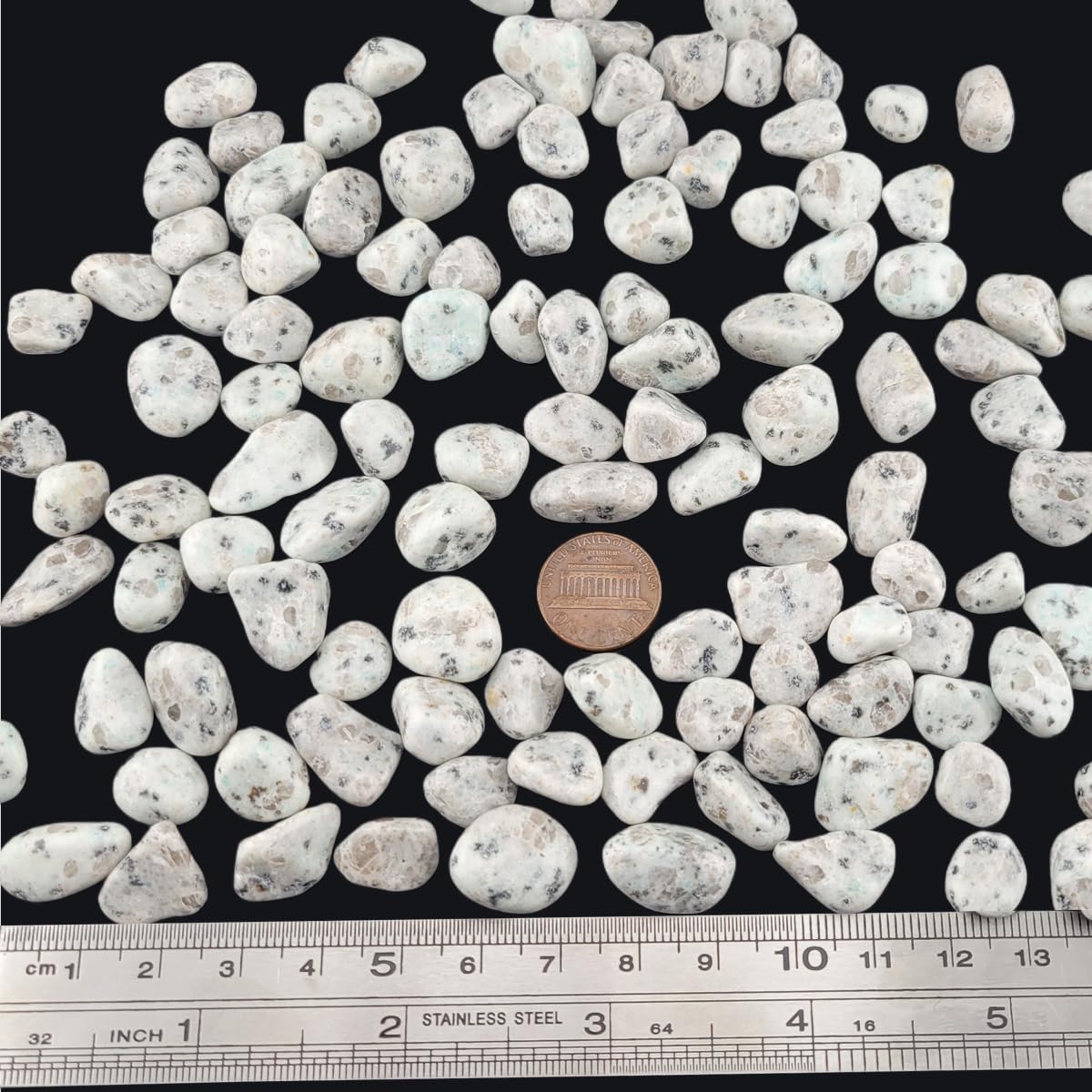 1,000 Carats Handpicked Tumbled Stones Crystals Chips Bulk Pocket Stones for Healing, Reiki, Meditation, Witchcraft and Home Decorations (Kiwi Jasper)