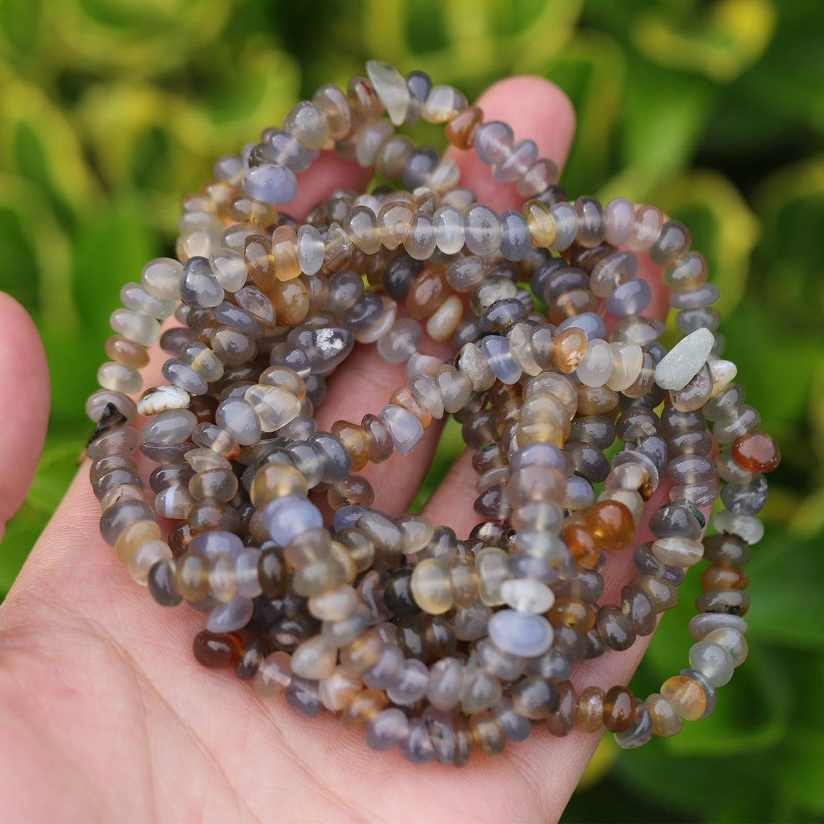 400pcs Natural Chip Stone Beads for Jewelry Making Blue Agate 5-8mm Irregular Gemstones Healing Crystal Loose Rocks Bead Hole Drilled for Ring Earrings Necklace Bracelet Making DIY Art Crafts