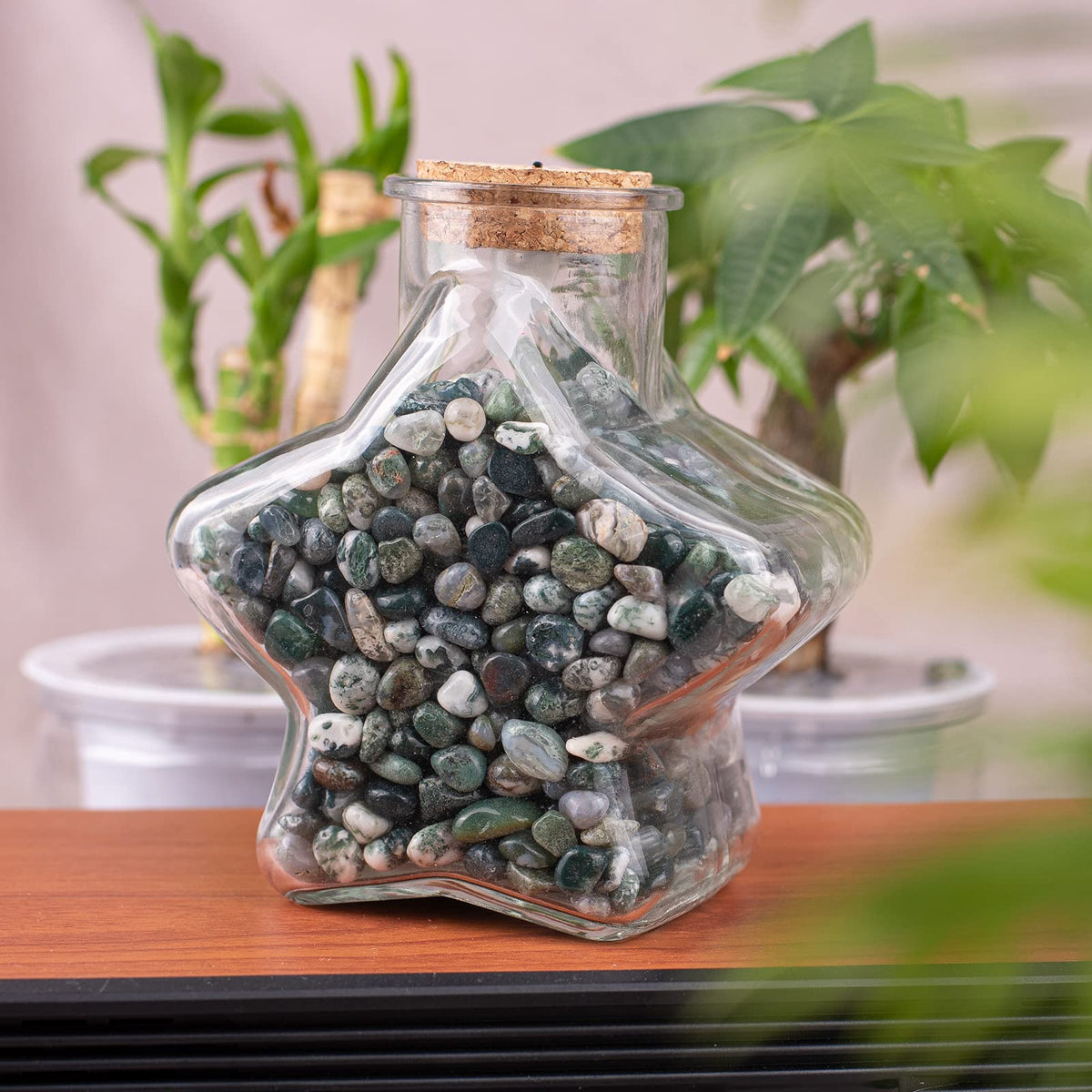 SigMntun Polished Moss Agate Crystal Chips 200 Pcs - 0.3" 10 oz Tumbled Stone Chips Crushed Sea Glass Stones Healing Reiki Crystal Jewelry Making Home Decoration