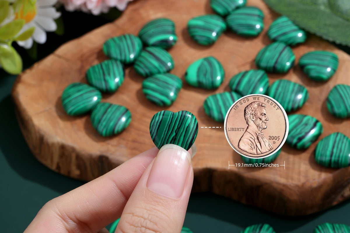 NUKAYAI 20PCS Malachite Healing Crystals Set Stones Love Heart Shaped Polished Green Crystal Natural Cute Pocket Thumb Reiki Wholesale Set Balancing Meditation Mothers Day Bulk Gifts for Women